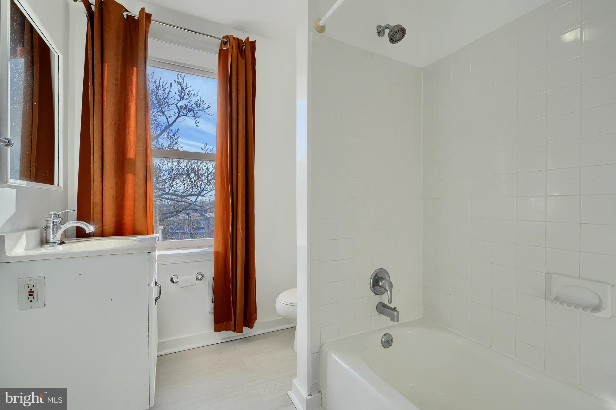 UNION SQUARE - Residential Lease