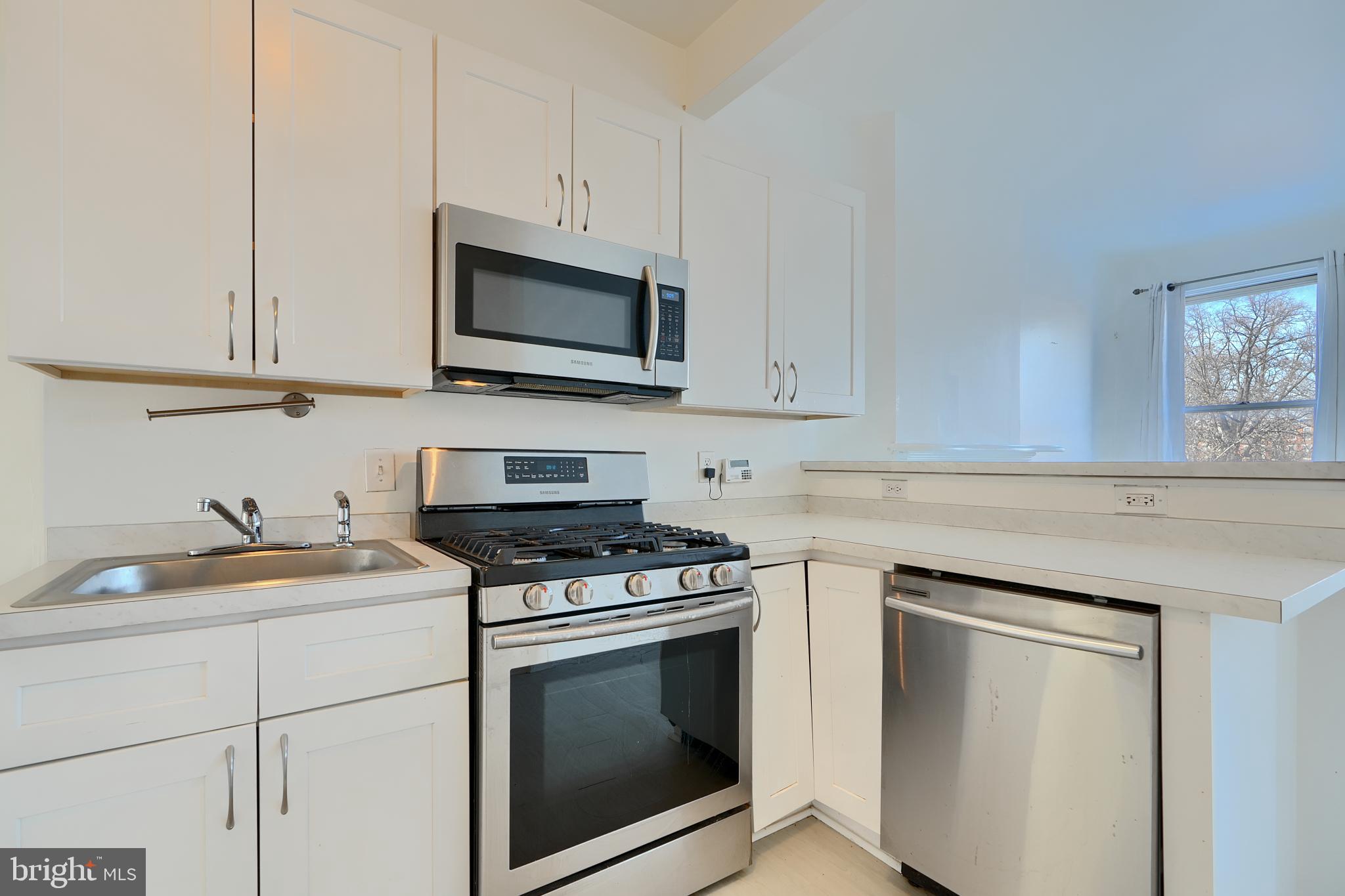 UNION SQUARE - Residential Lease
