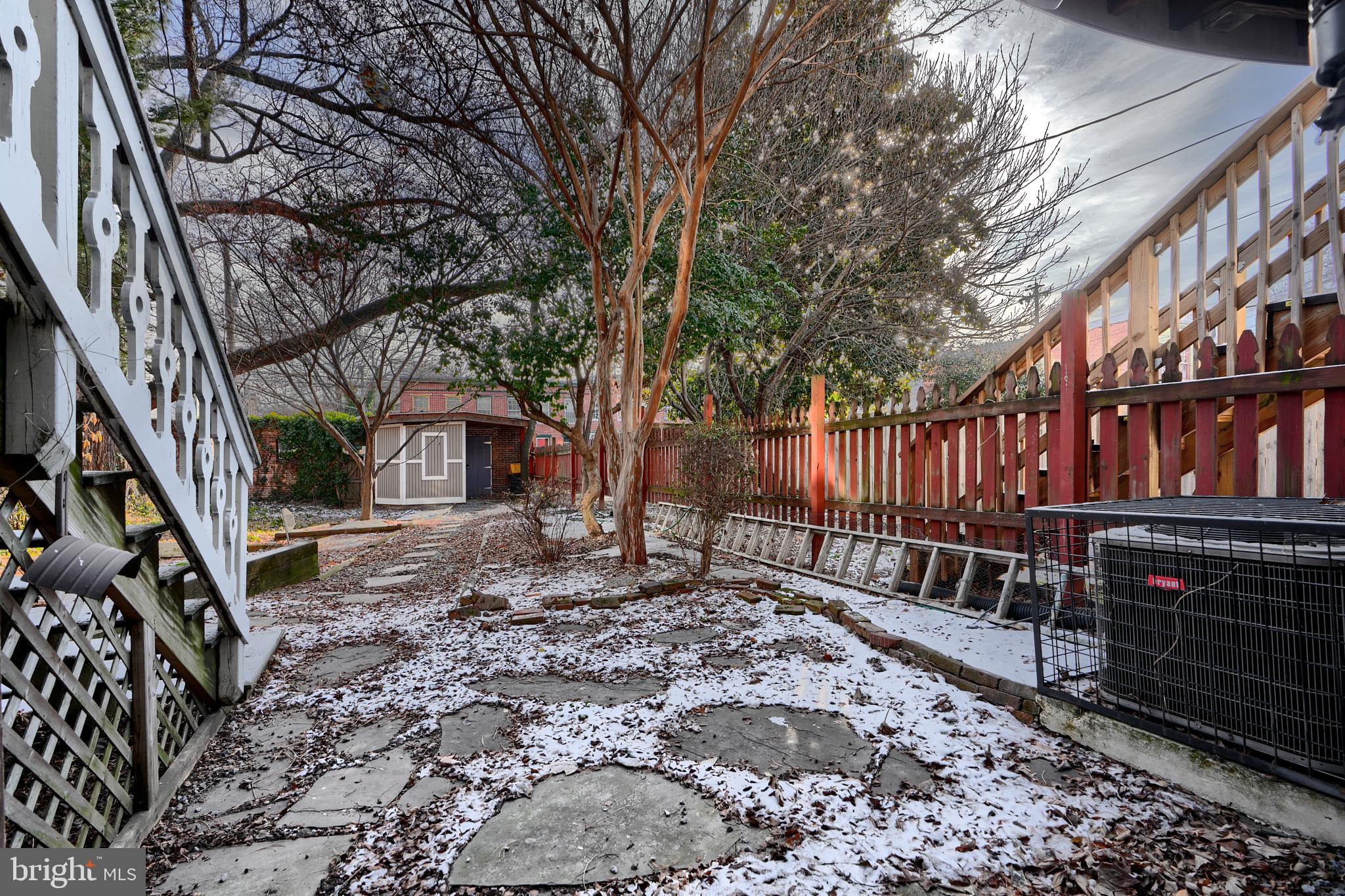 UNION SQUARE - Residential Lease
