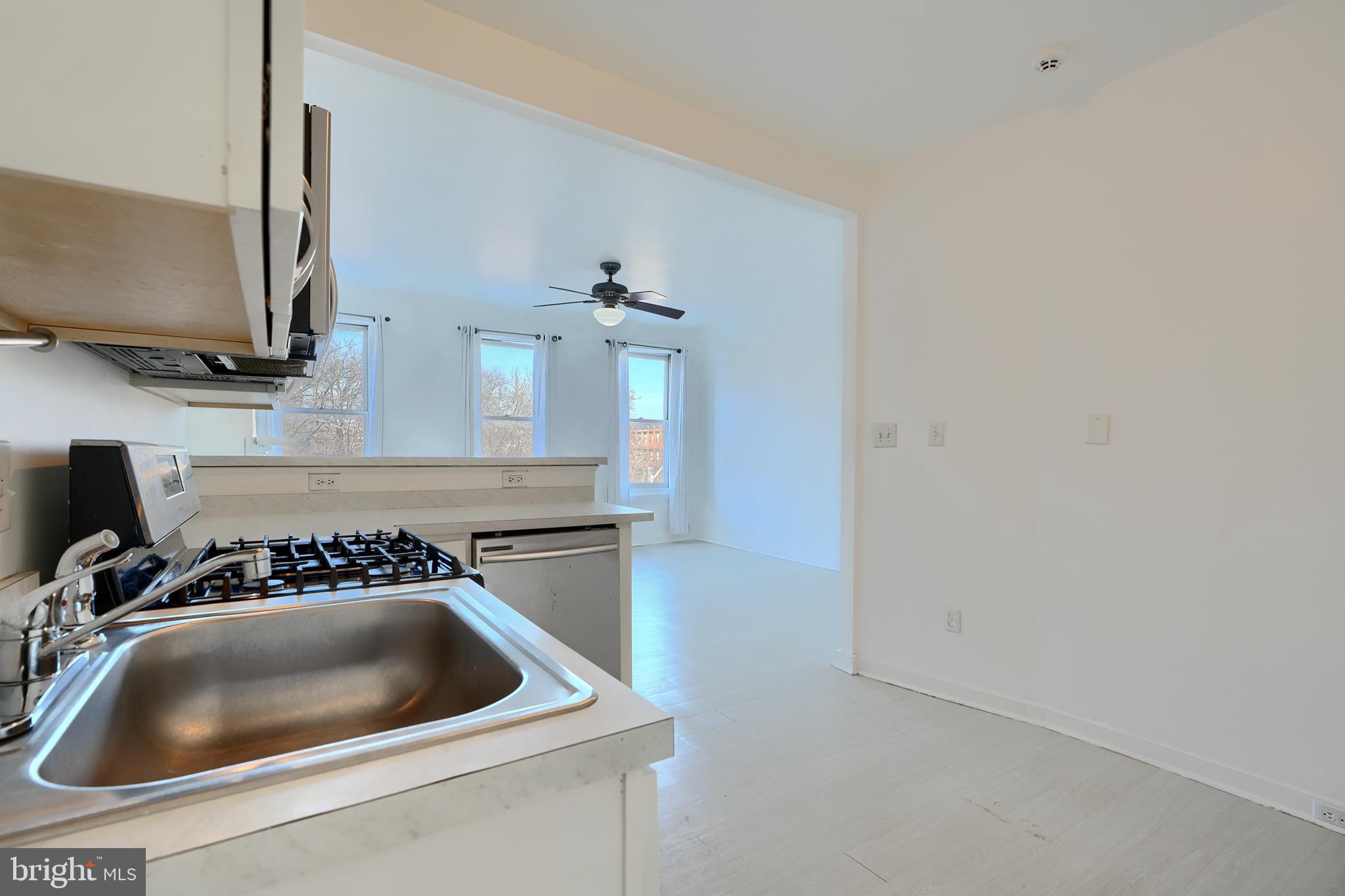 UNION SQUARE - Residential Lease