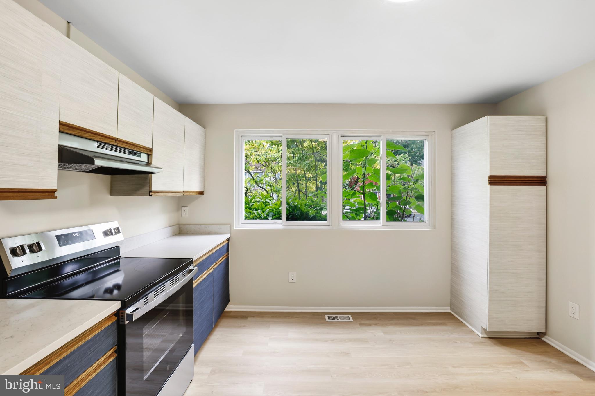 WHISPERING WOODS - Residential