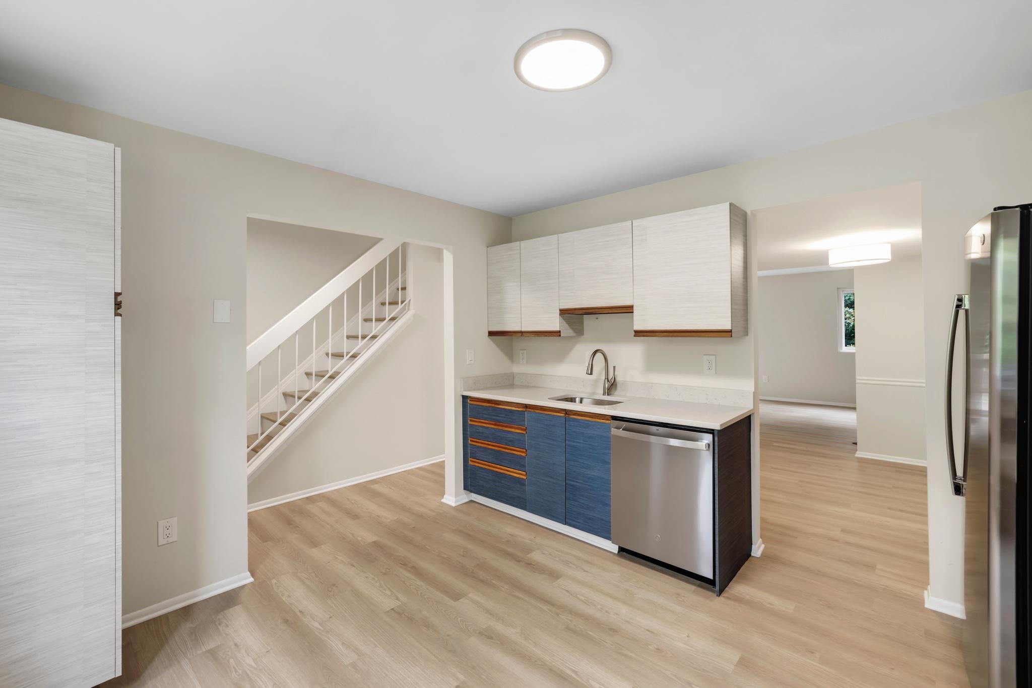 WHISPERING WOODS - Residential