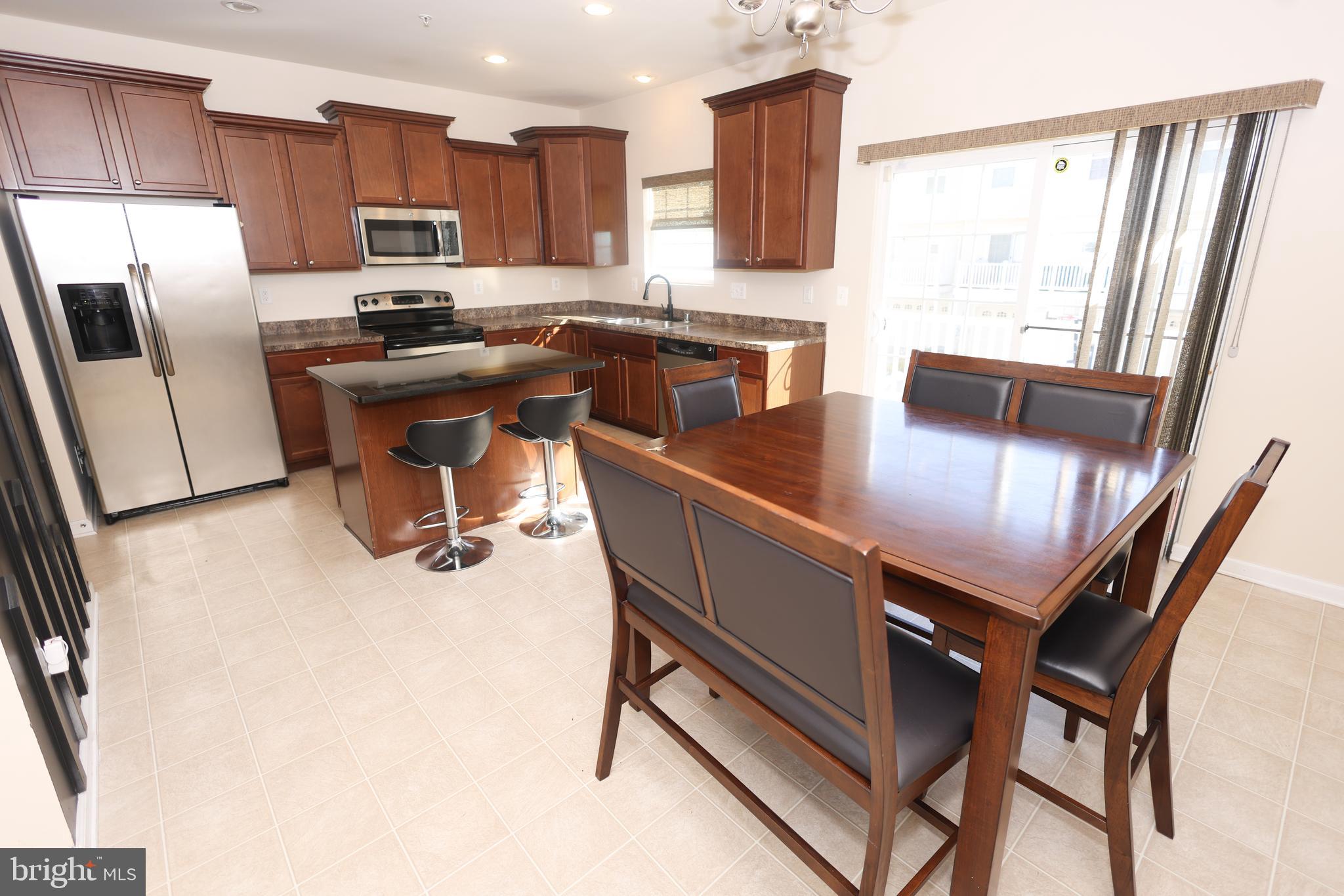 CHELSEA MANOR - Residential Lease