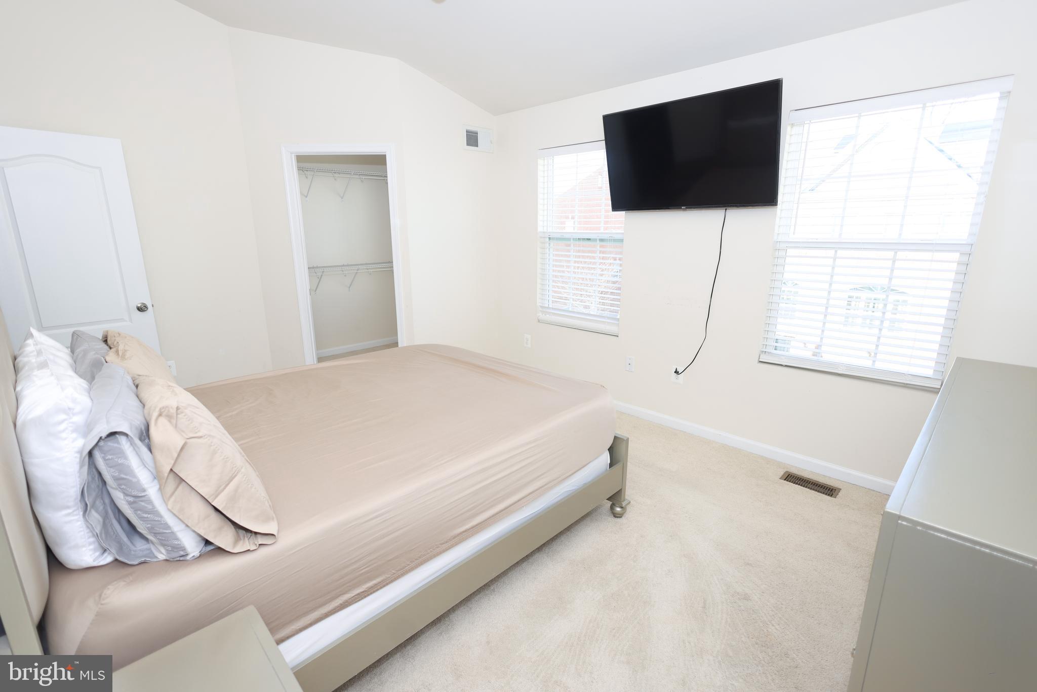 CHELSEA MANOR - Residential Lease