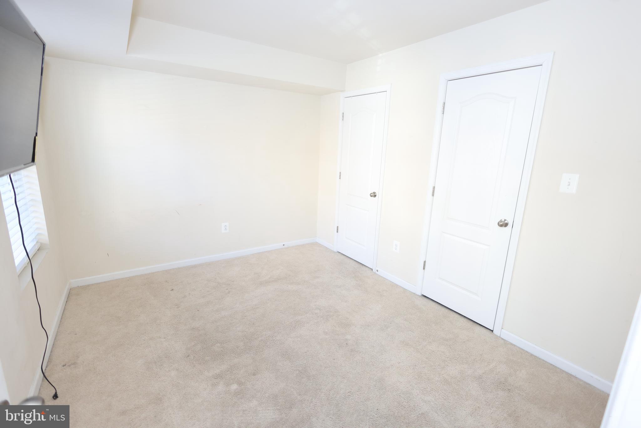 CHELSEA MANOR - Residential Lease