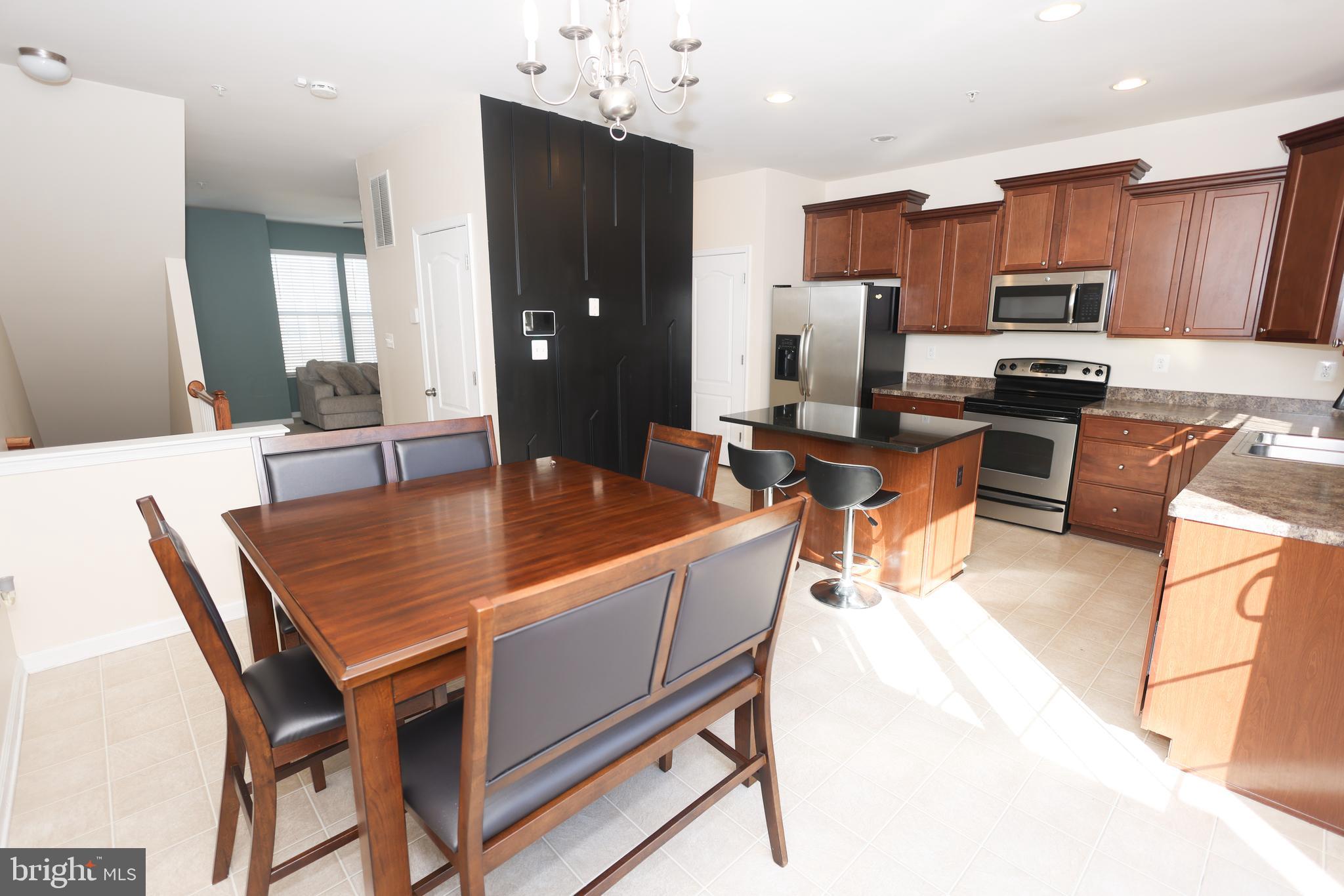 CHELSEA MANOR - Residential Lease