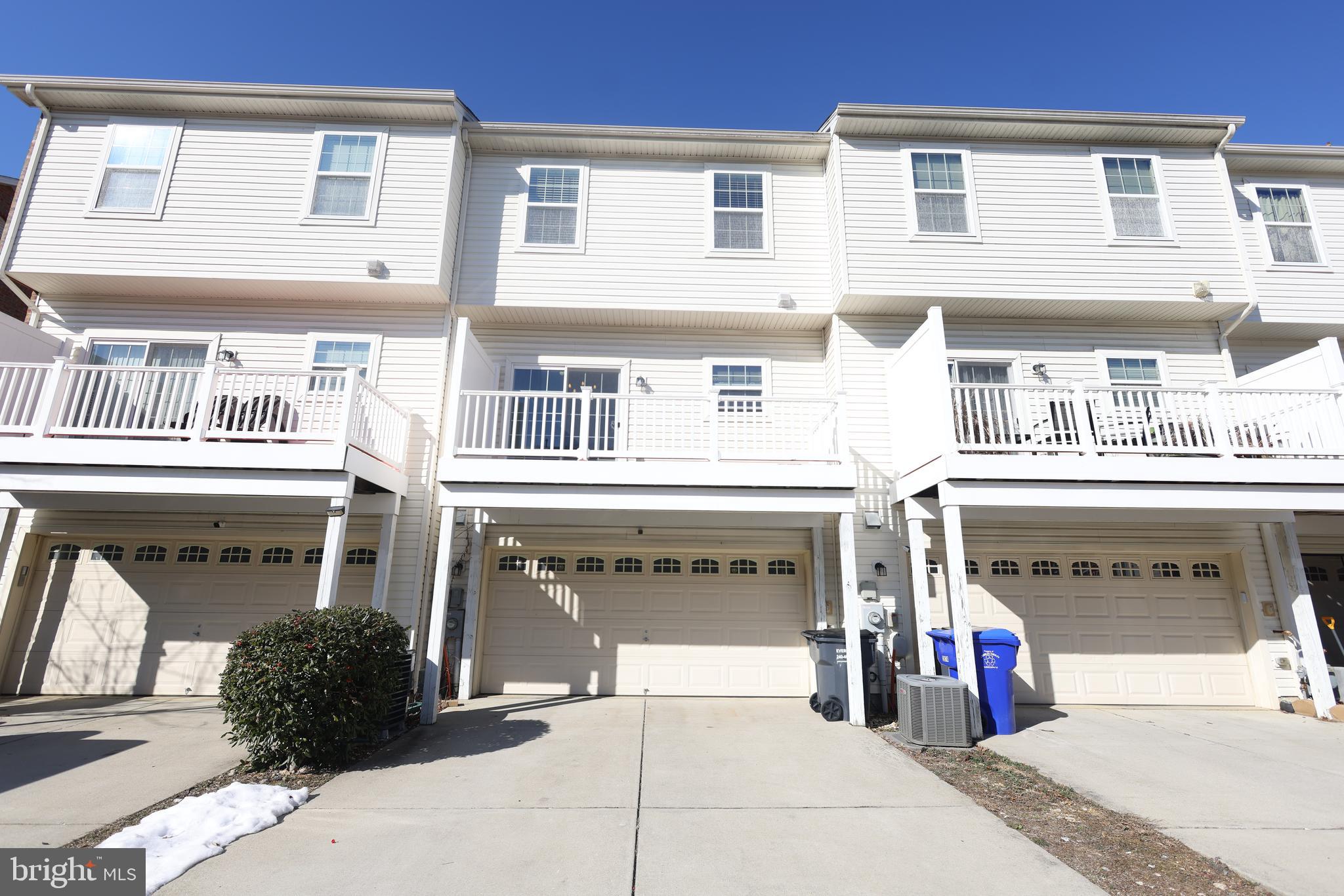 CHELSEA MANOR - Residential Lease