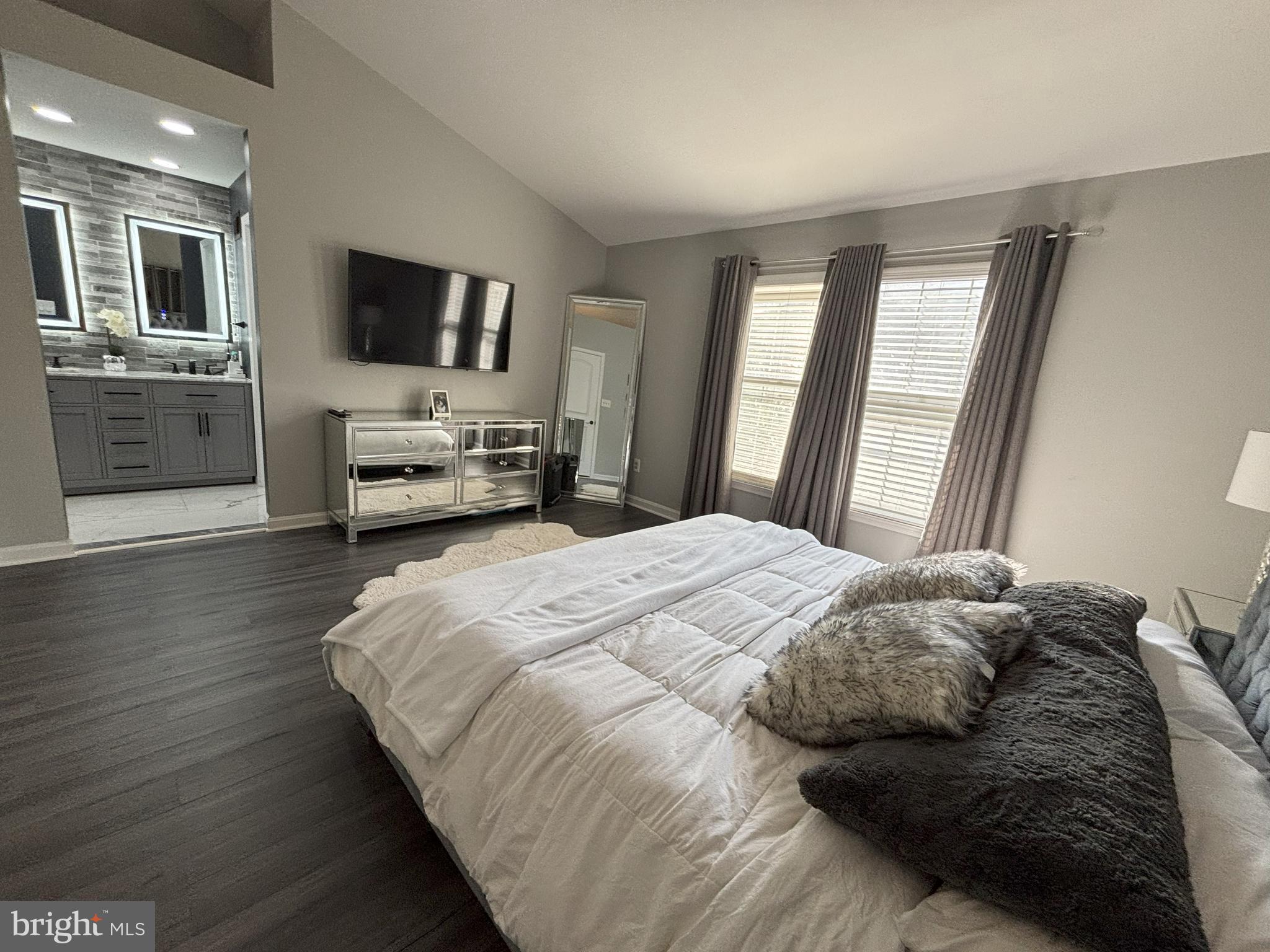 CENTRE RIDGE - Residential