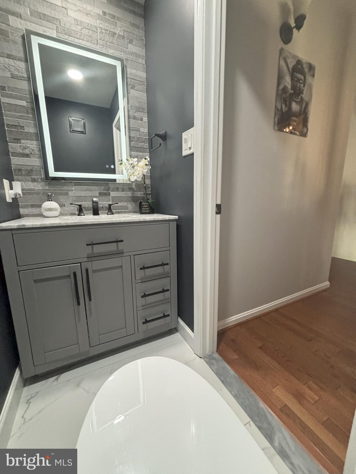 CENTRE RIDGE - Residential