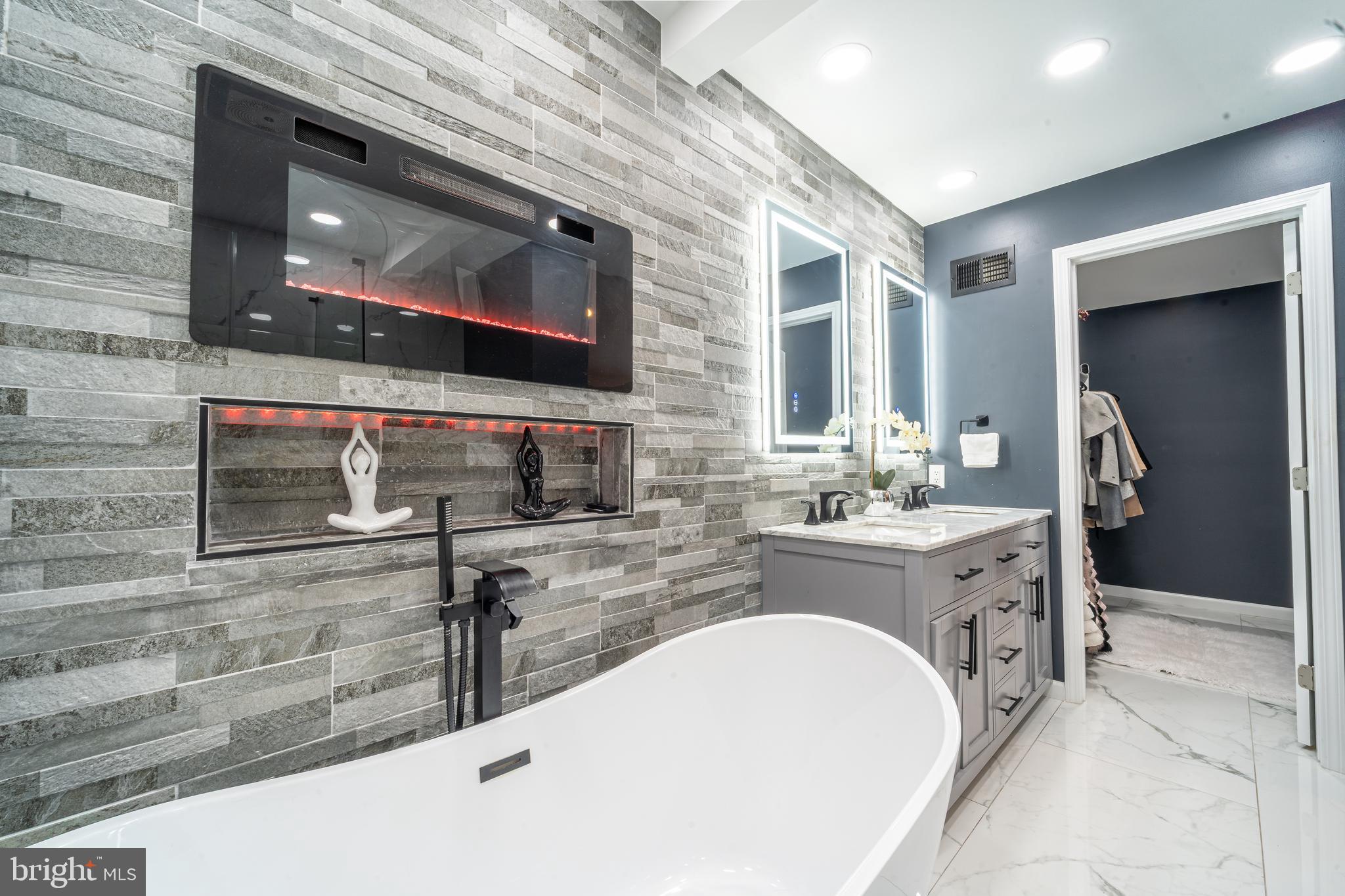 CENTRE RIDGE - Residential