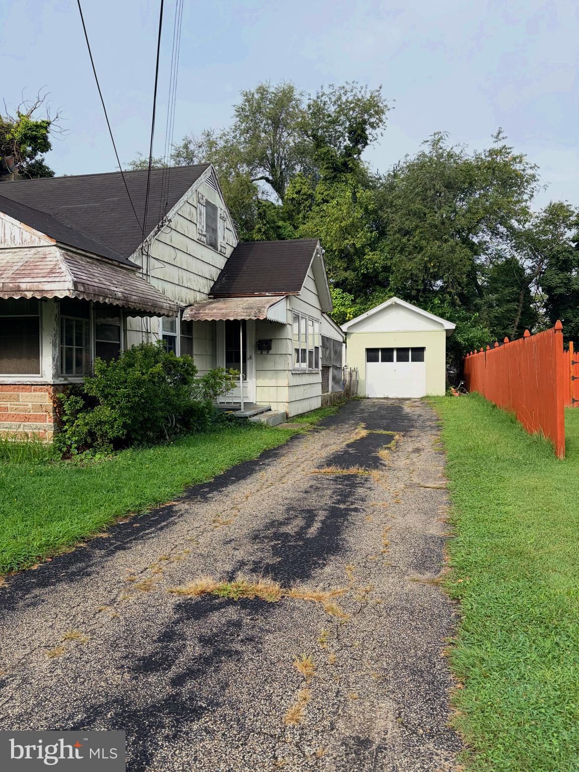 718 YALE TERRACE