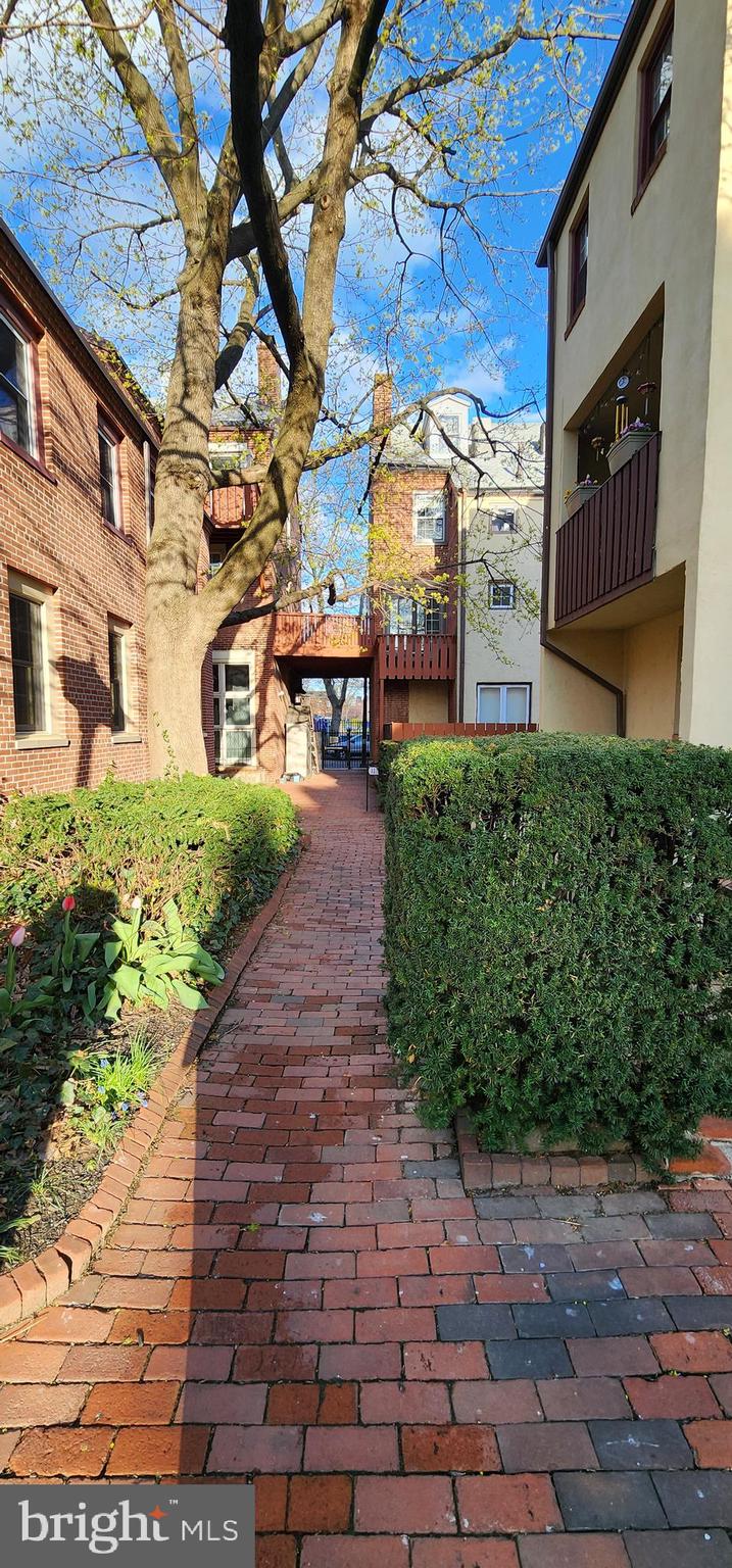 WASHINGTON SQ WEST - Residential