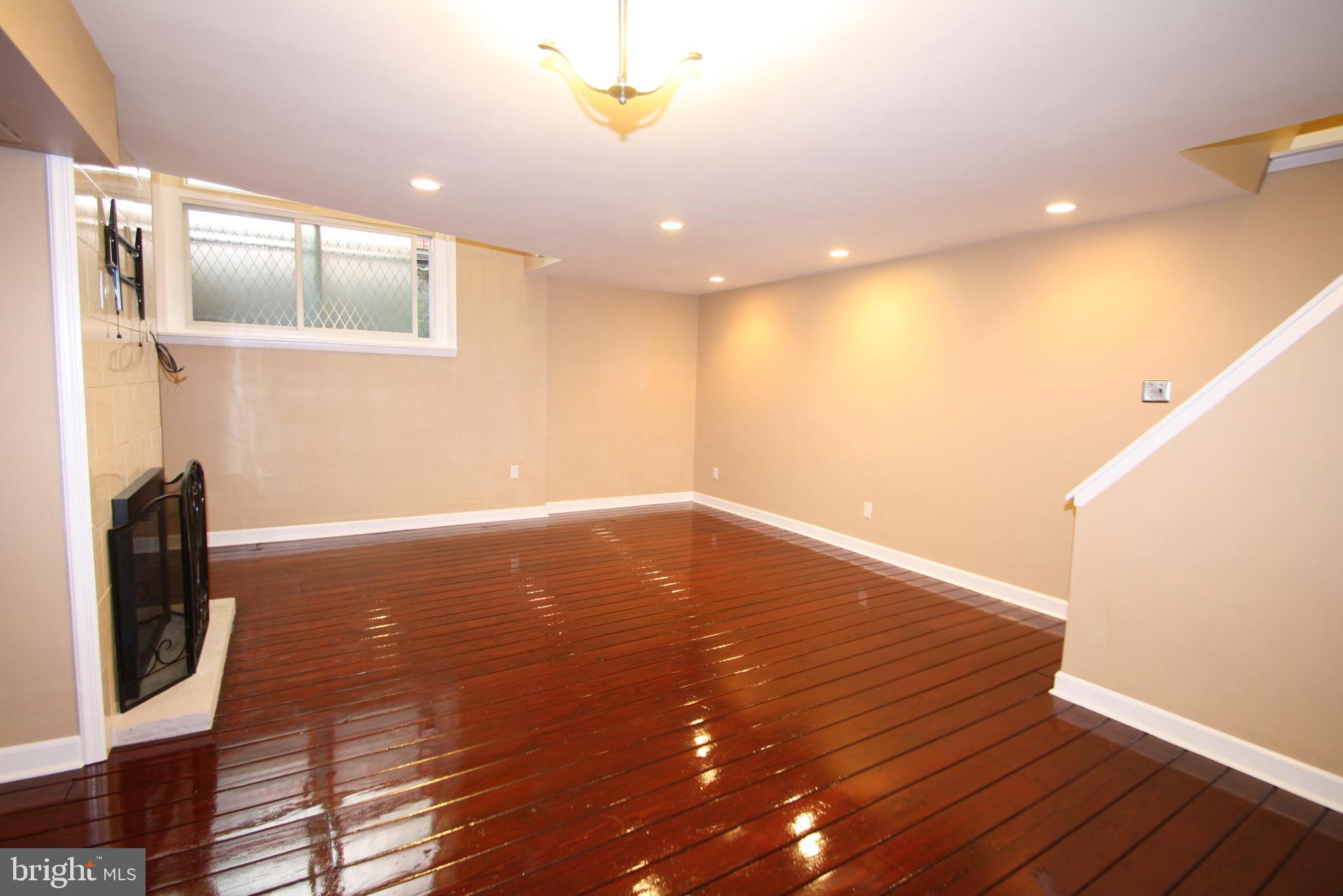 WASHINGTON SQ WEST - Residential