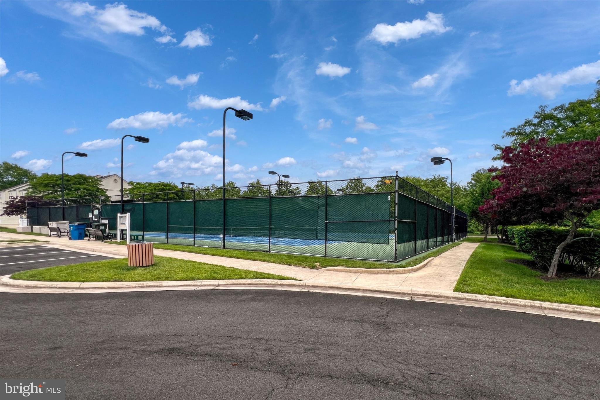 SOUTH RIDING - Residential