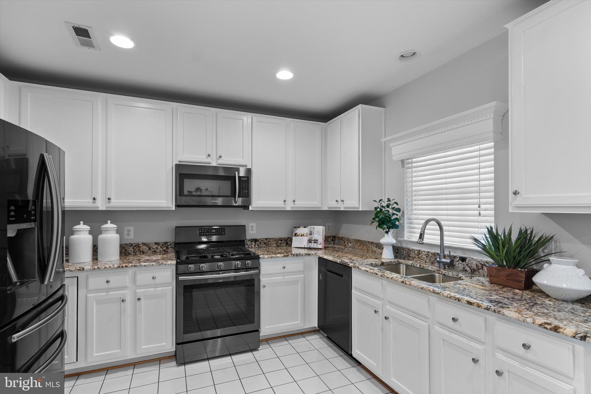 SOUTH RIDING - Residential