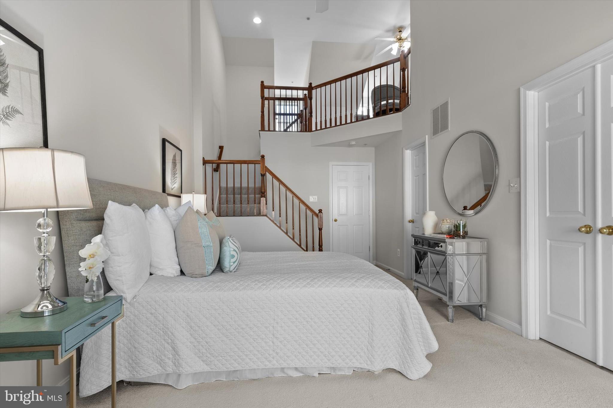 SOUTH RIDING - Residential