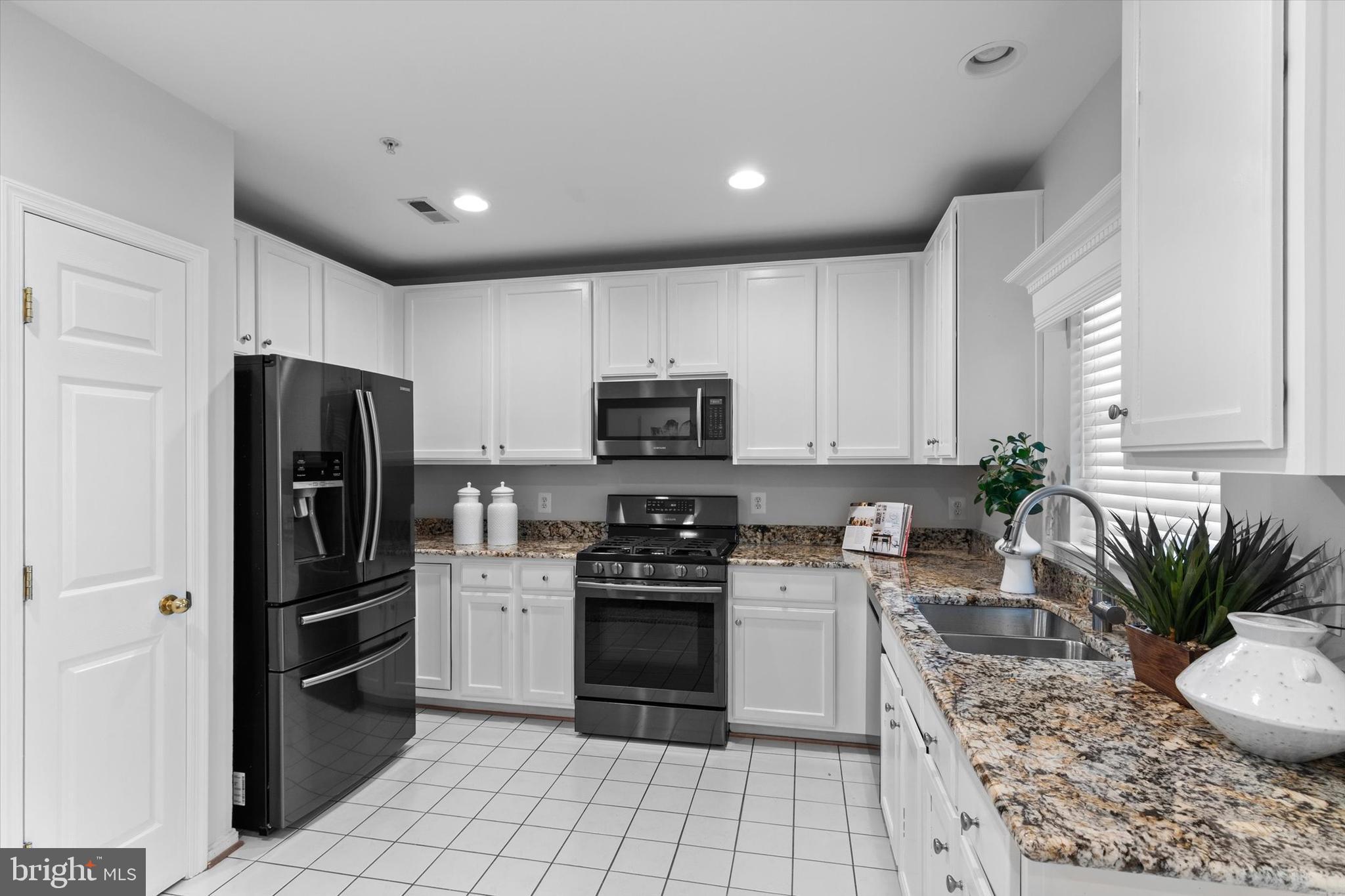 SOUTH RIDING - Residential