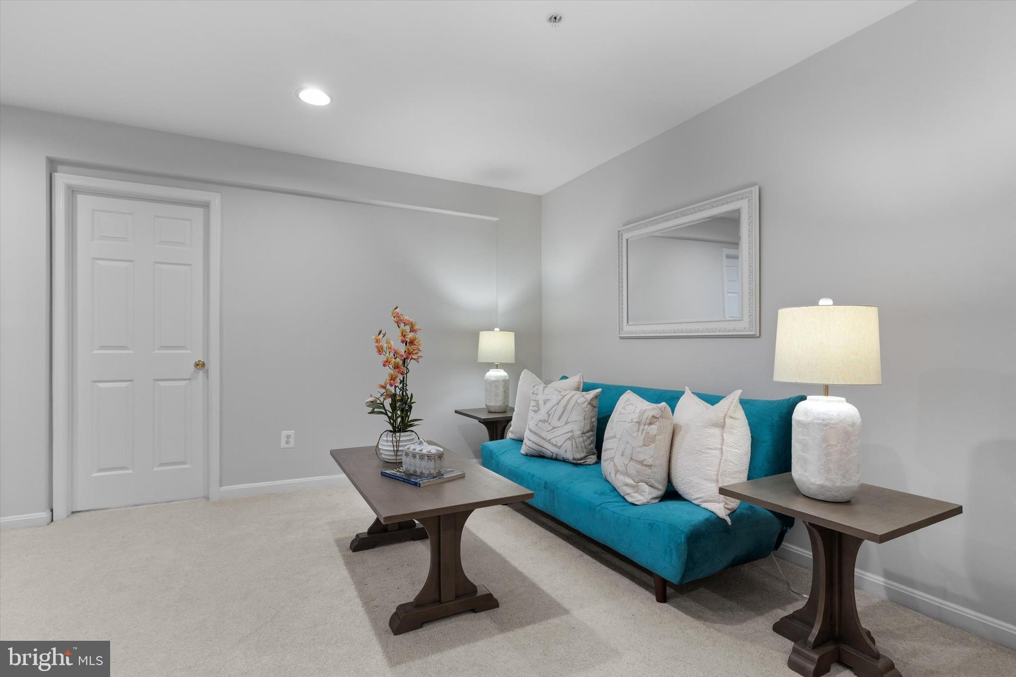 SOUTH RIDING - Residential