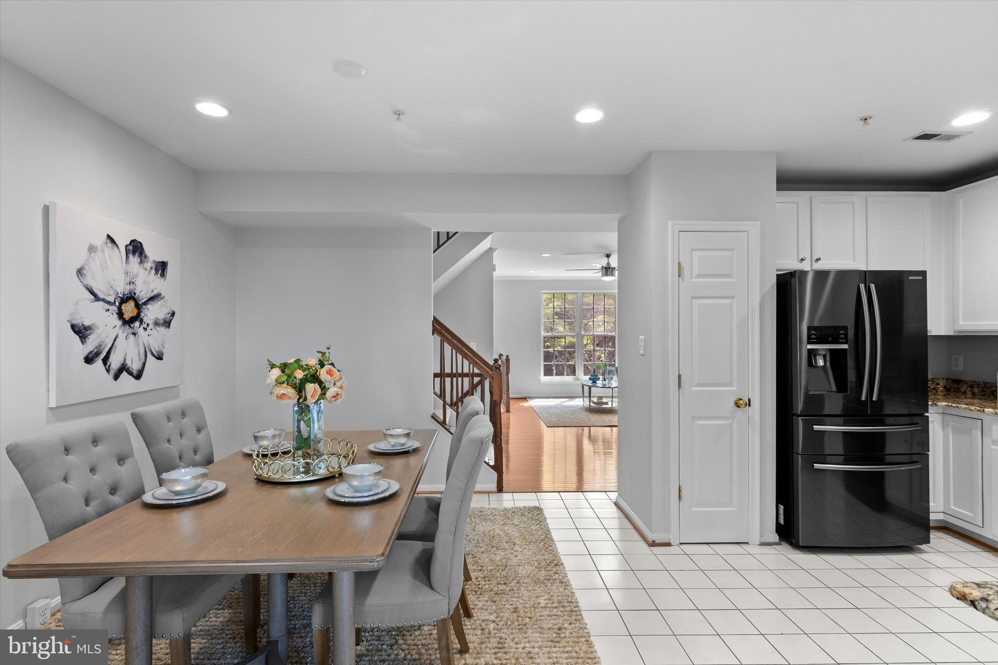 SOUTH RIDING - Residential