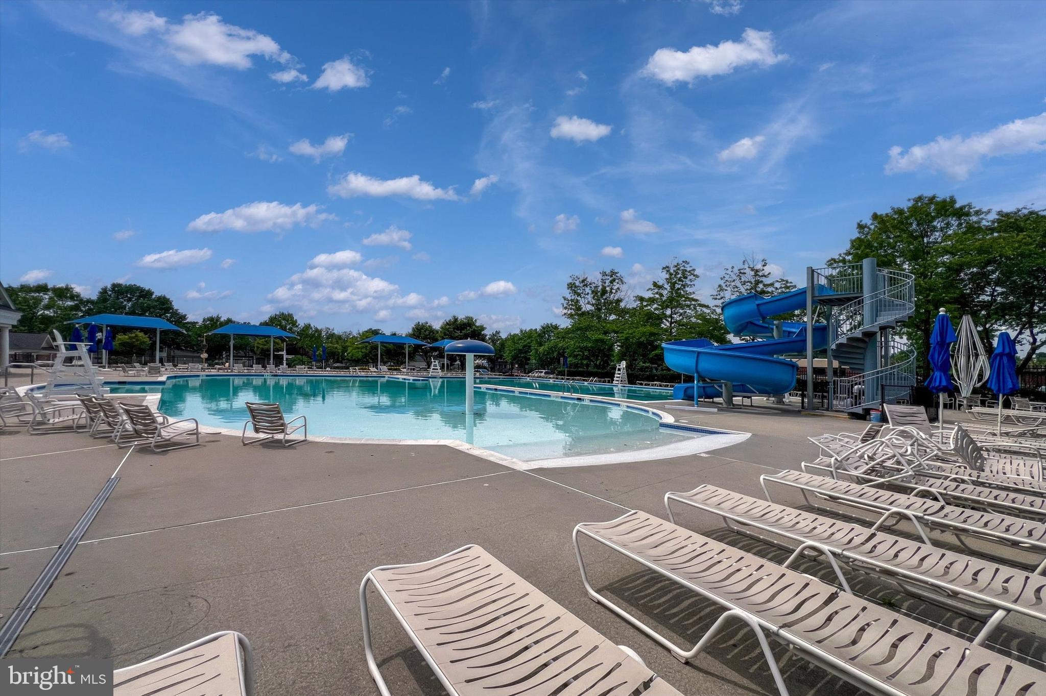 SOUTH RIDING - Residential