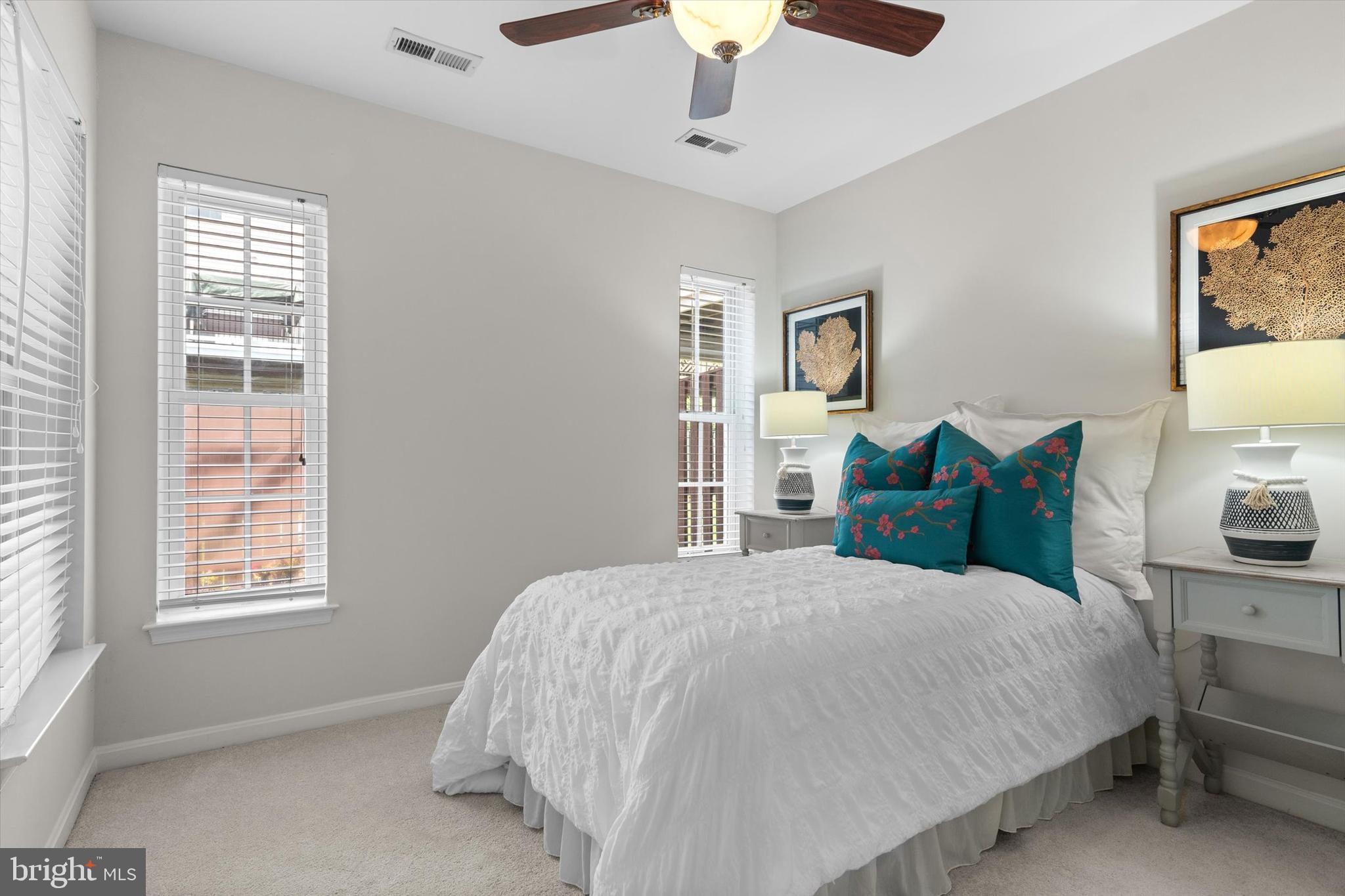 SOUTH RIDING - Residential