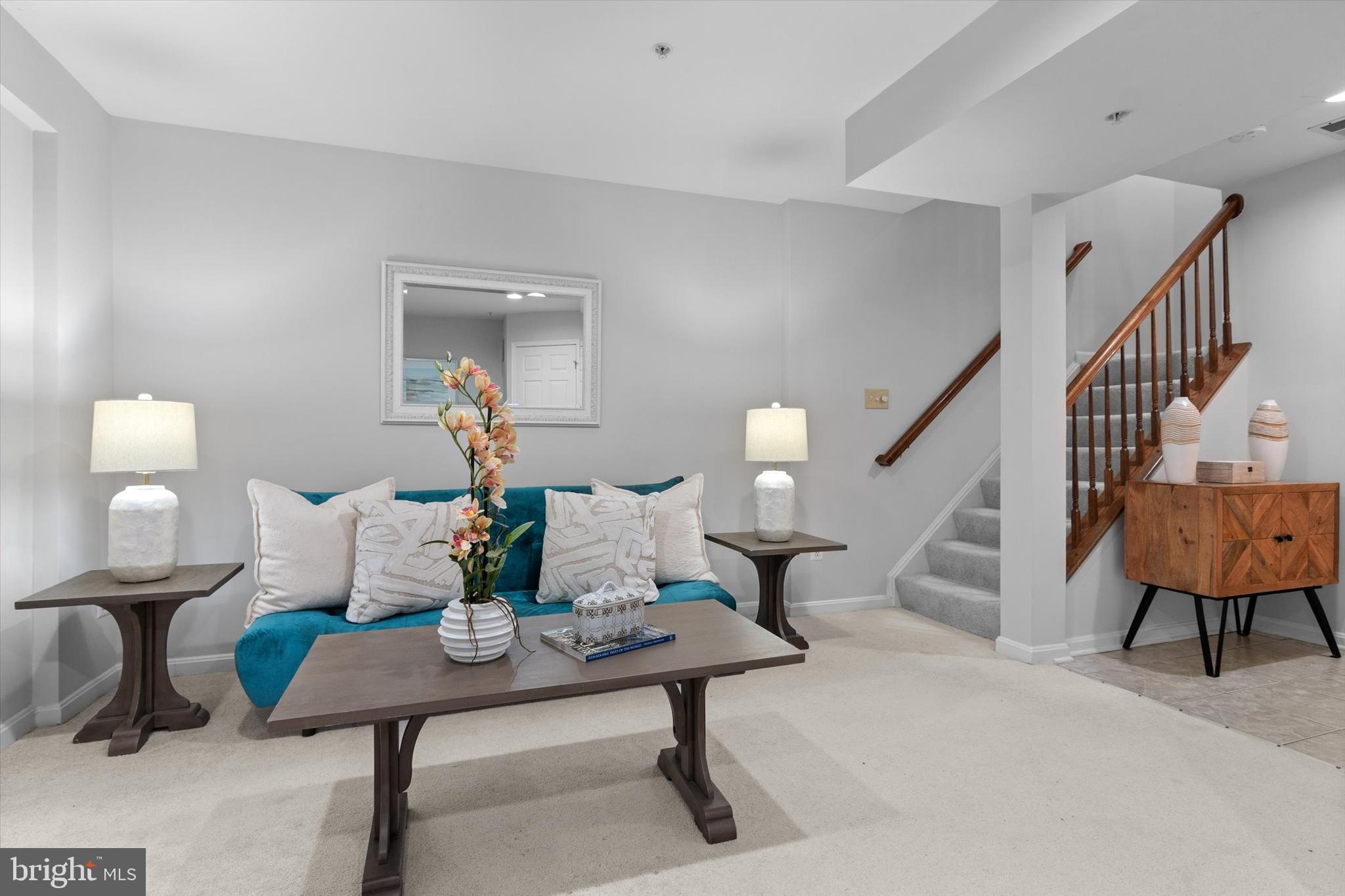 SOUTH RIDING - Residential