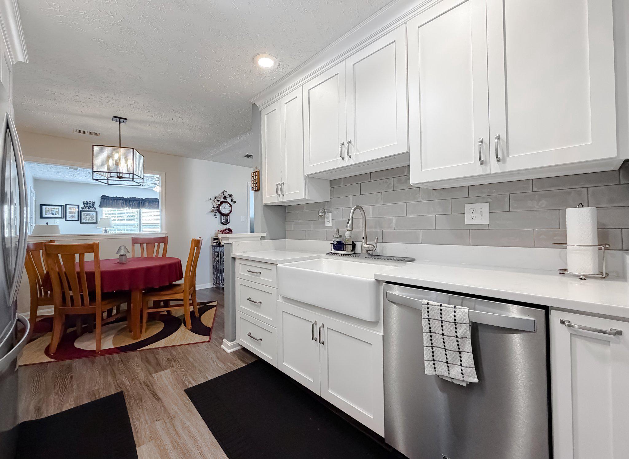 2299 VINE HILL COURT