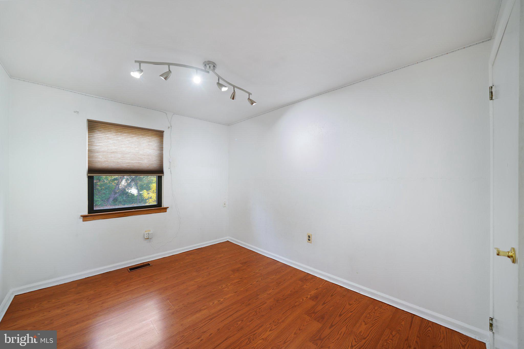 ORCHARD COURTS - Residential