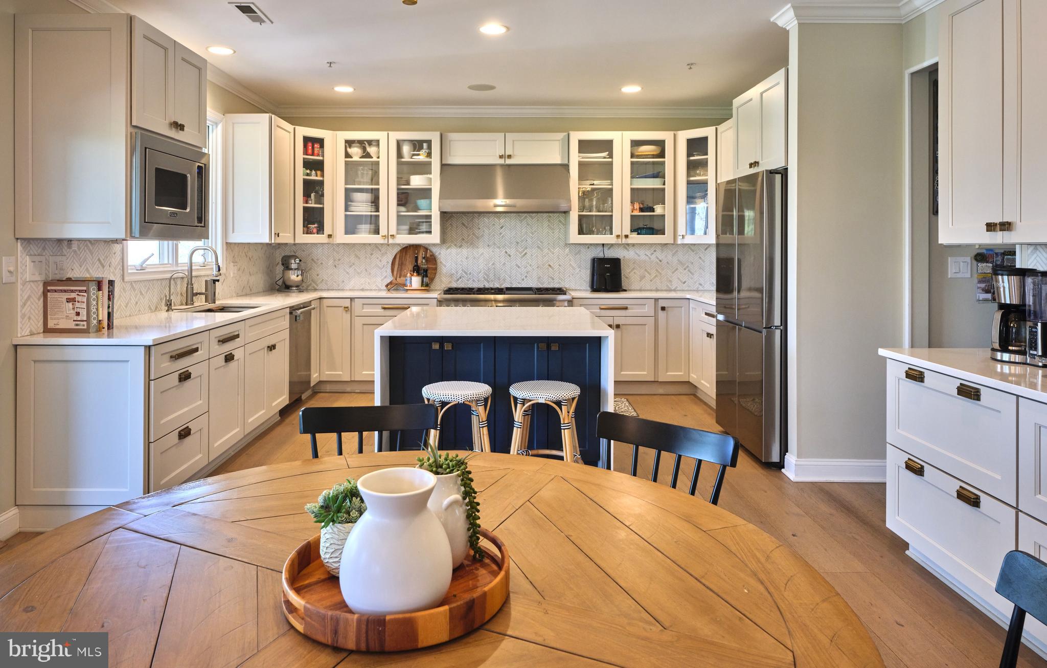 DEVONSHIRE ESTATES - Residential