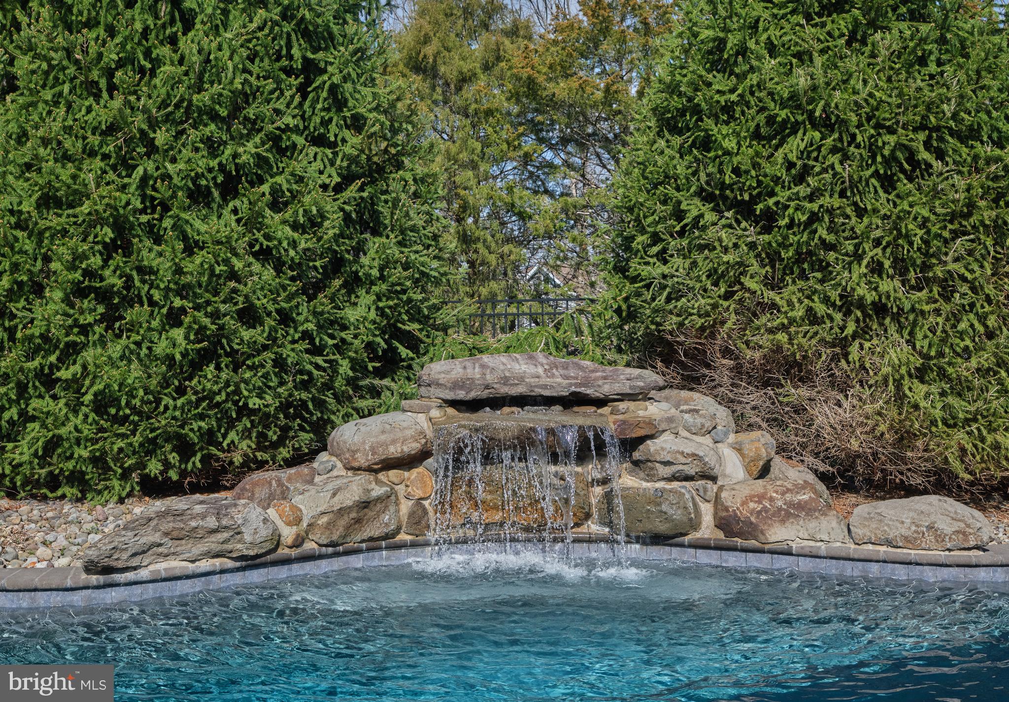 DEVONSHIRE ESTATES - Residential