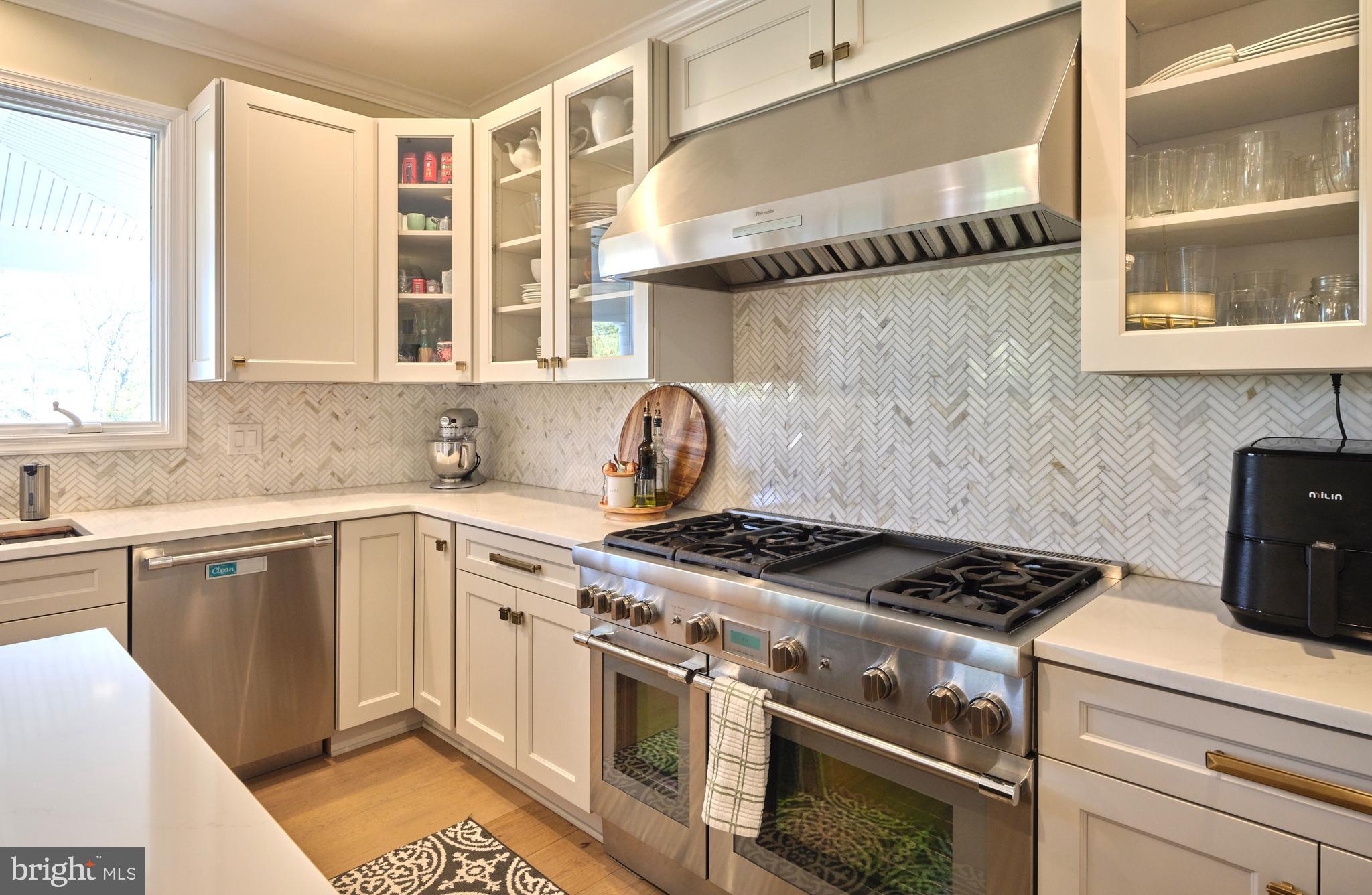 DEVONSHIRE ESTATES - Residential