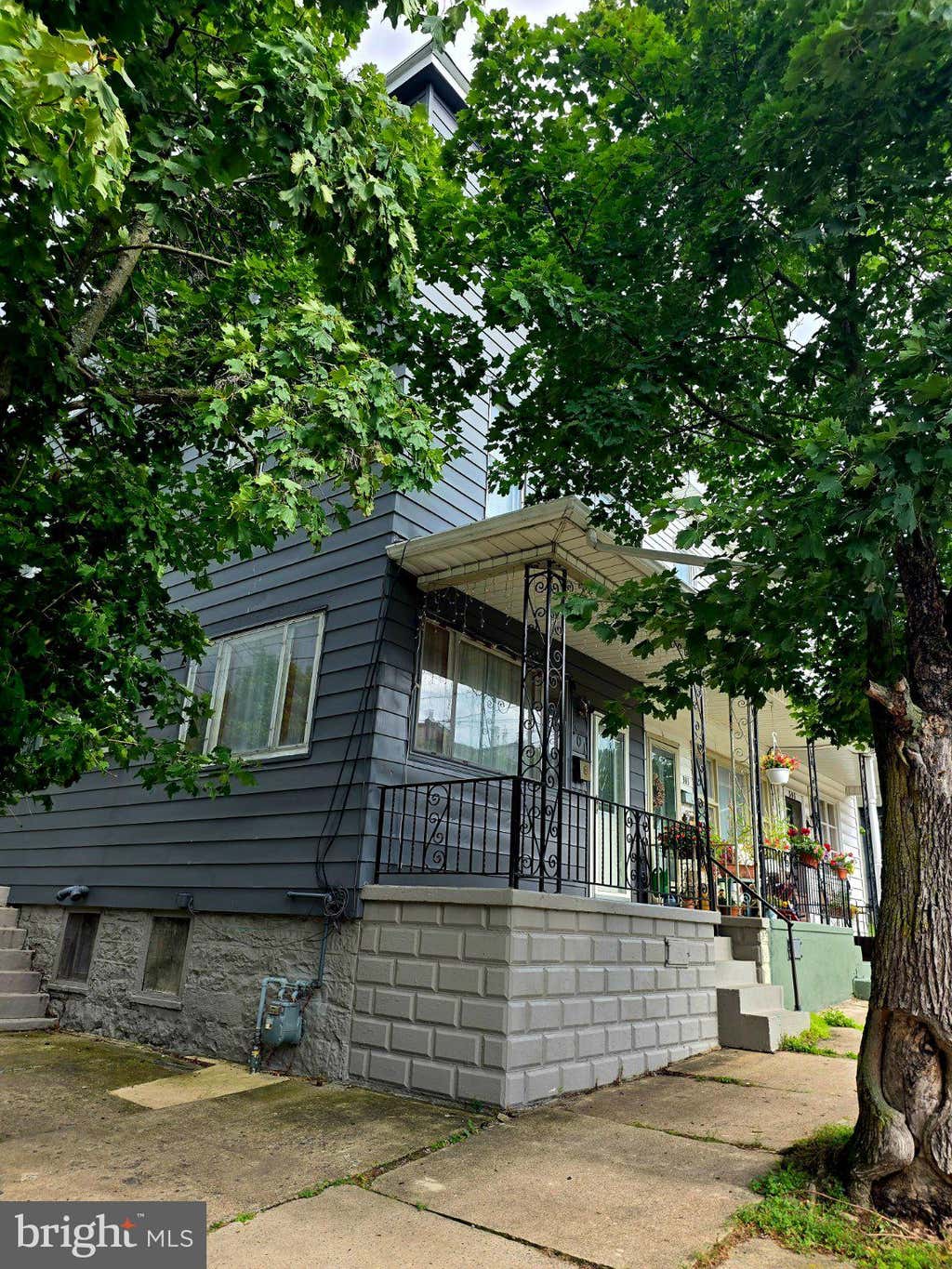 Photo of 301 S Maple Street, MT CARMEL, PA 17851 (MLS # PANU2003566)