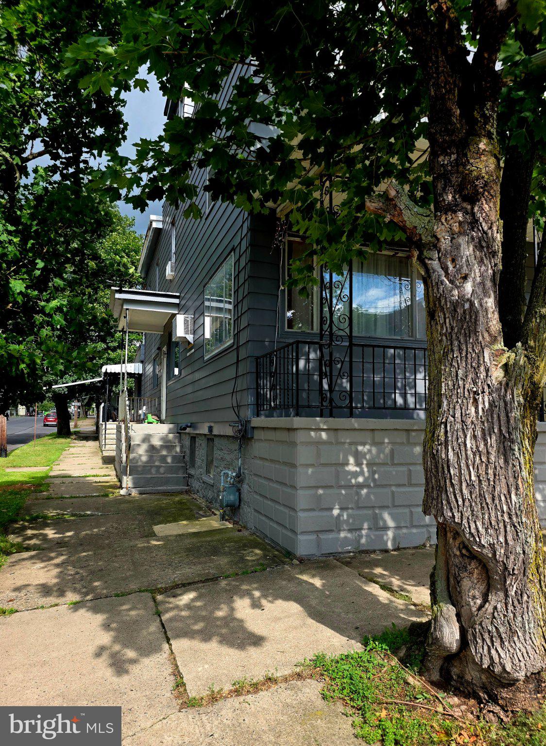 301 S MAPLE STREET
