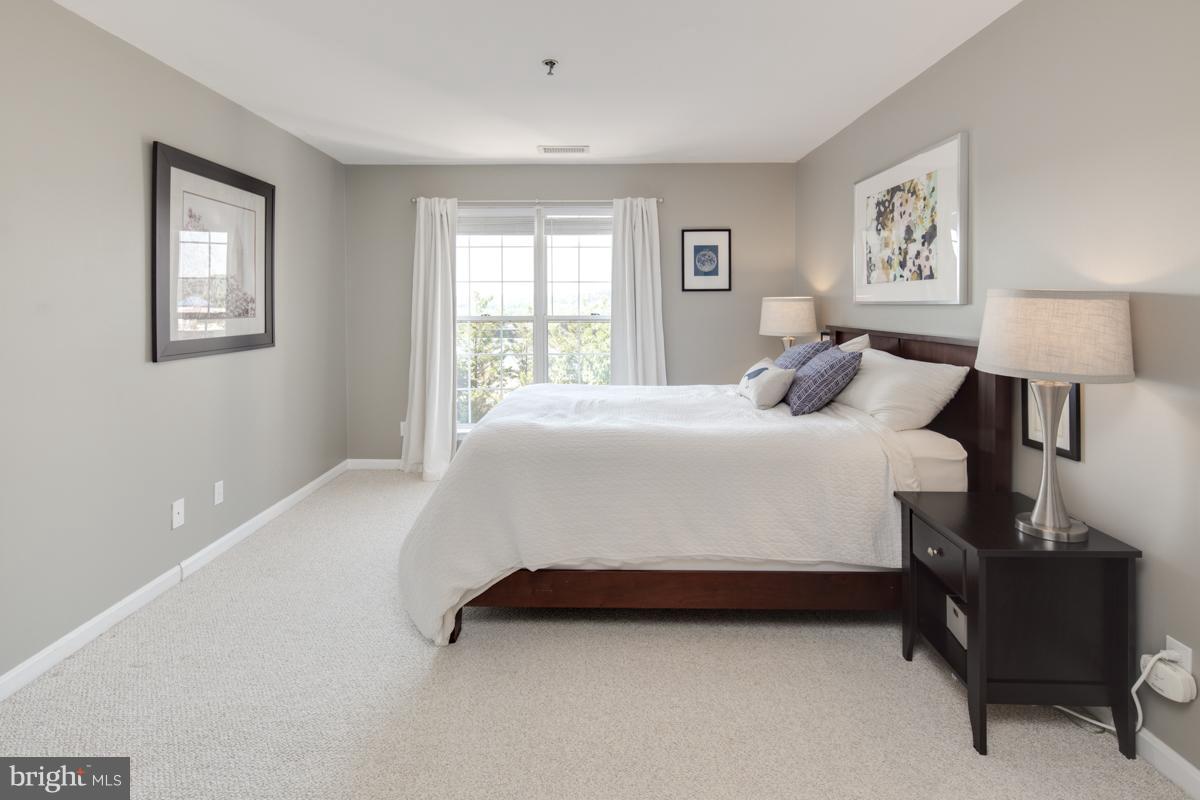 QUAKER HILL - Residential