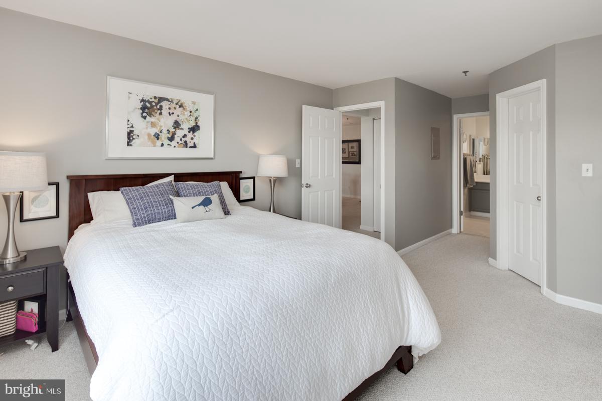 QUAKER HILL - Residential