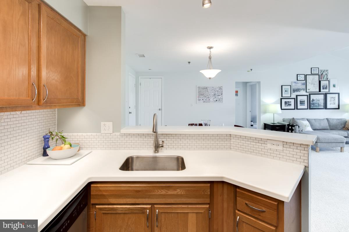 QUAKER HILL - Residential