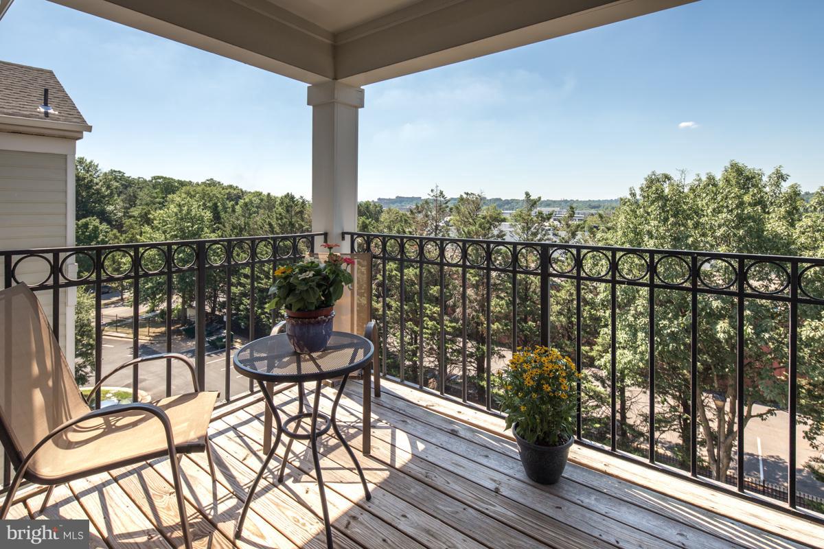 QUAKER HILL - Residential