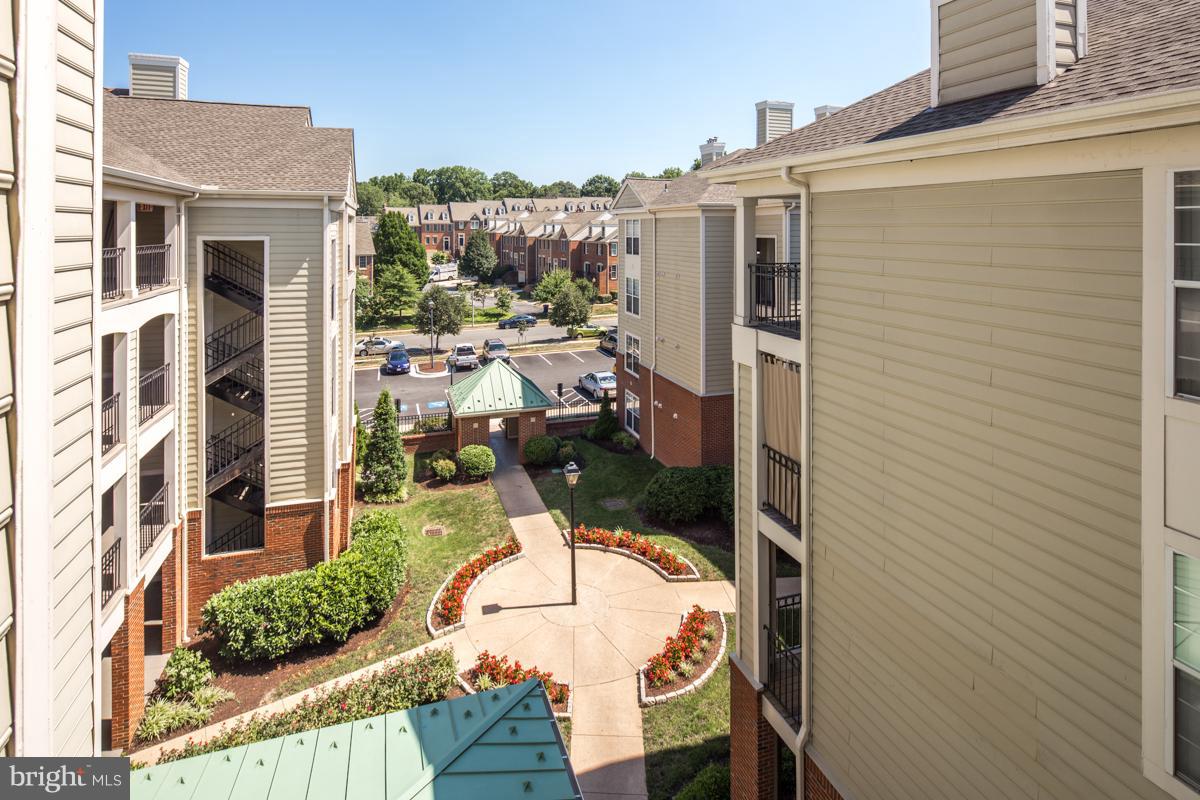 QUAKER HILL - Residential