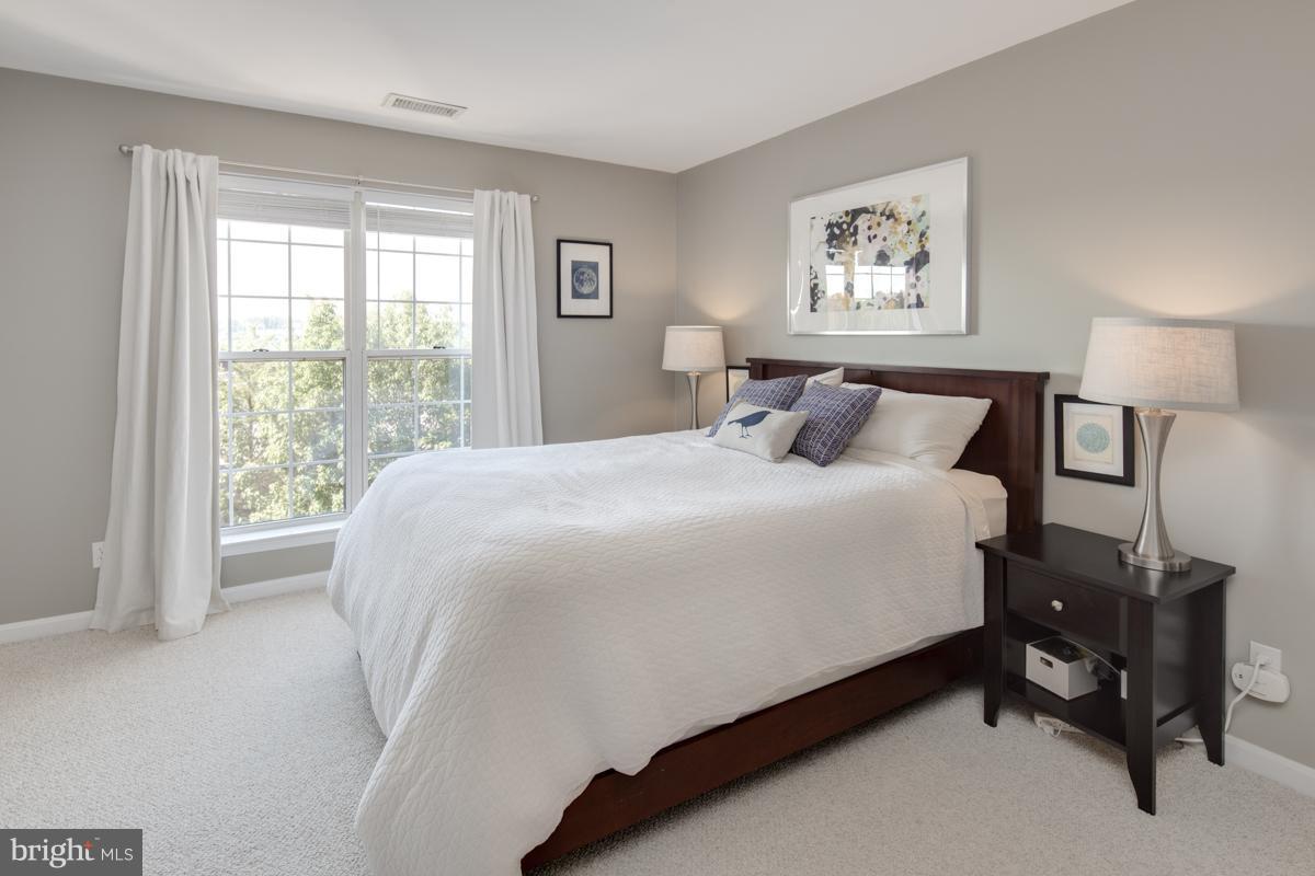 QUAKER HILL - Residential