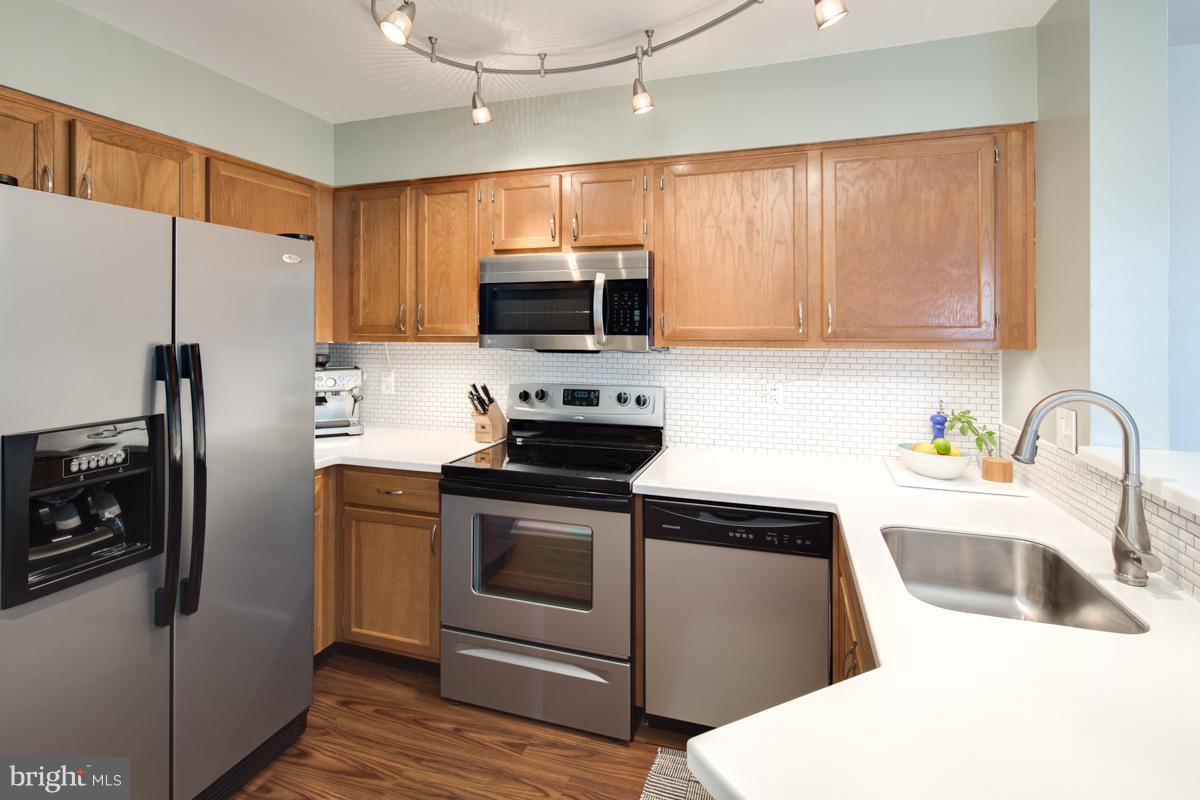 QUAKER HILL - Residential