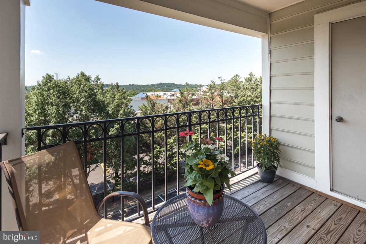 QUAKER HILL - Residential