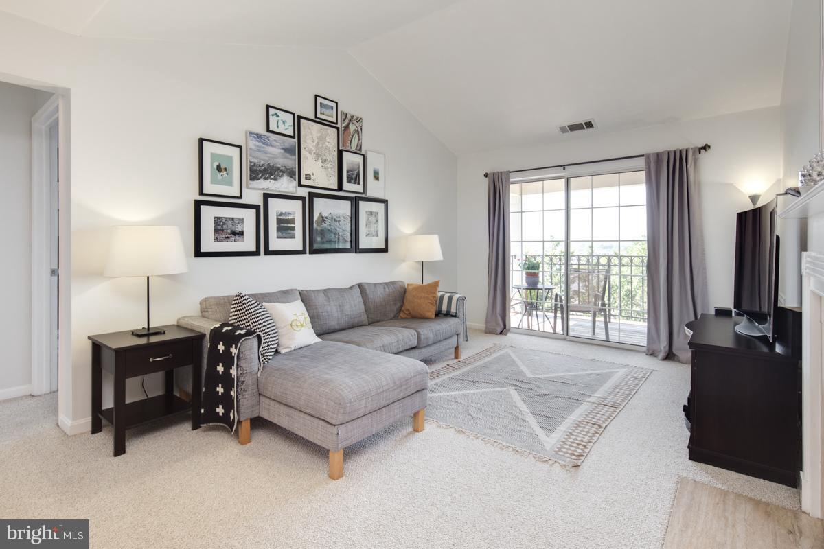 QUAKER HILL - Residential