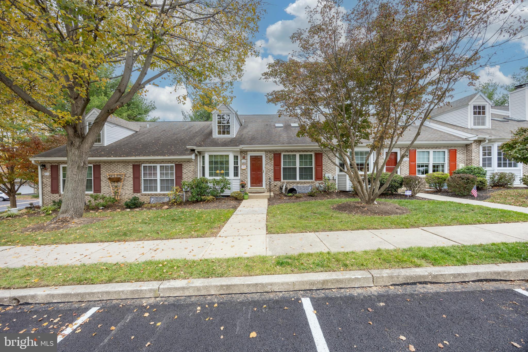 1433 COUNTRY CLUB DRIVE