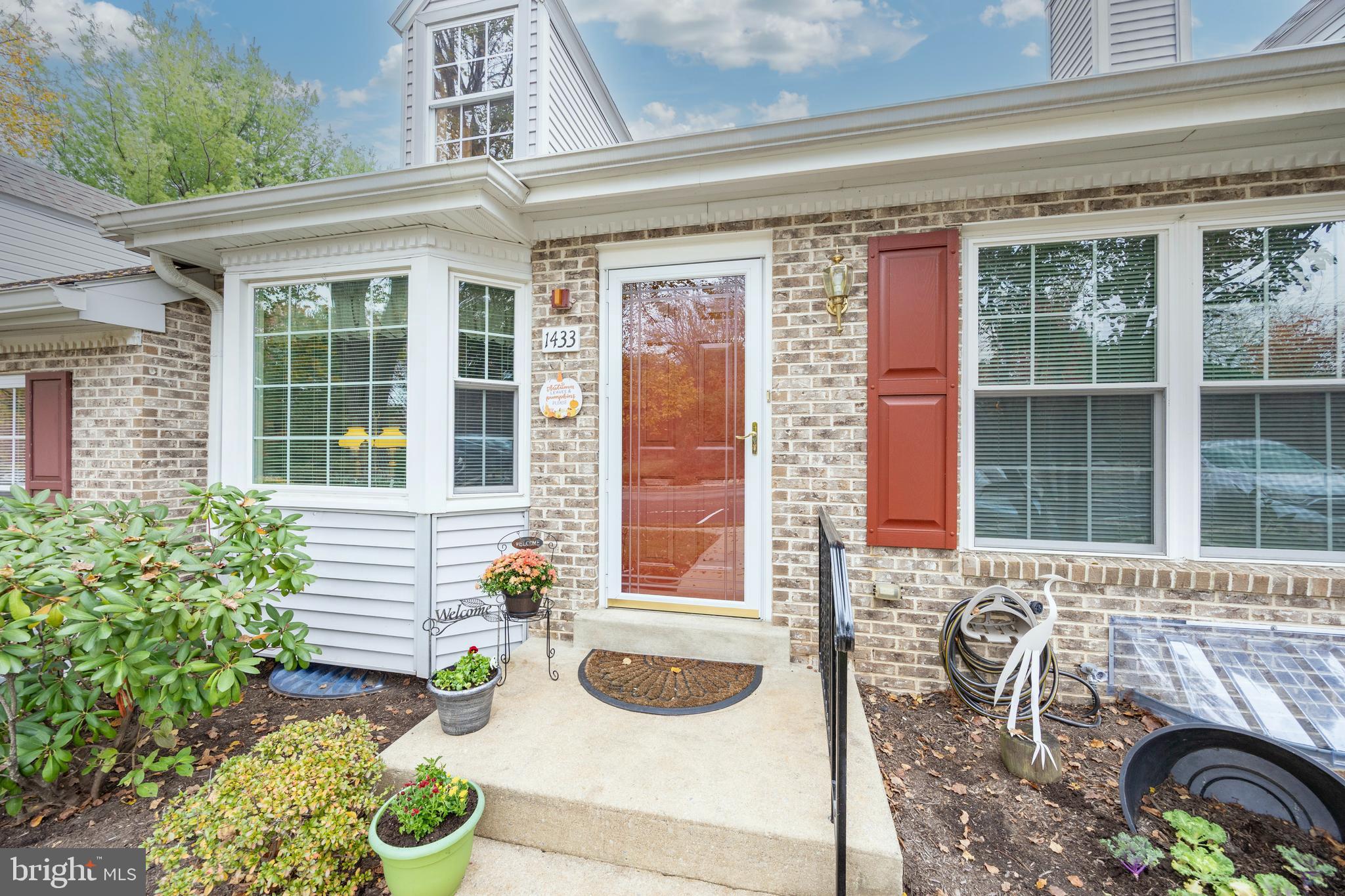 1433 COUNTRY CLUB DRIVE