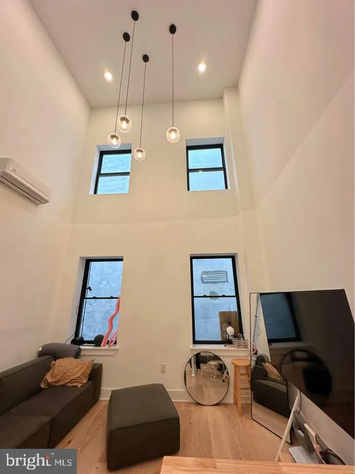 Philadelphia, Pennsylvania 19106, United States, 1 Bedroom Bedrooms, ,1 BathroomBathrooms,Residential,Active,5885