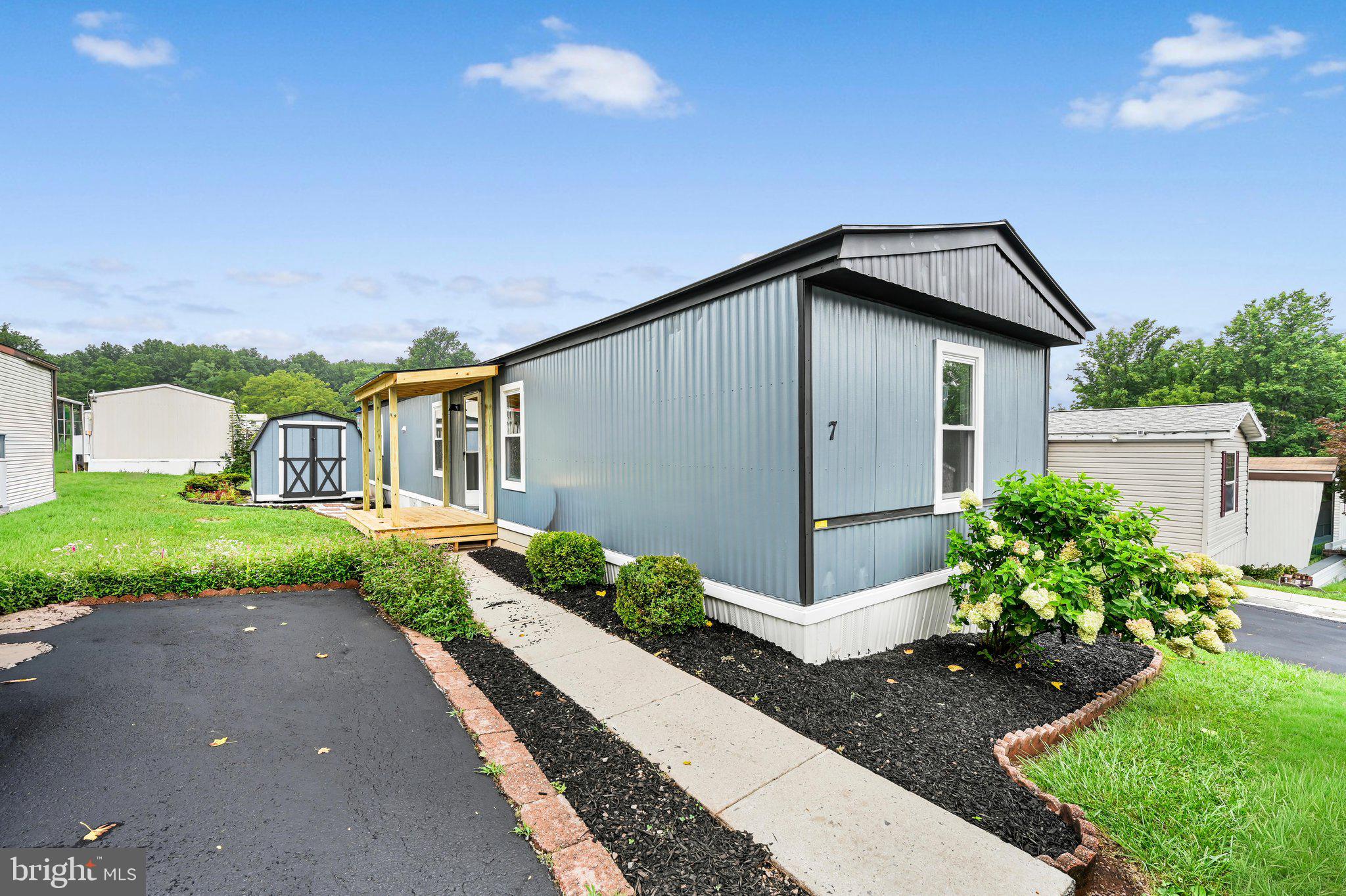 7 SPRUCE DRIVE