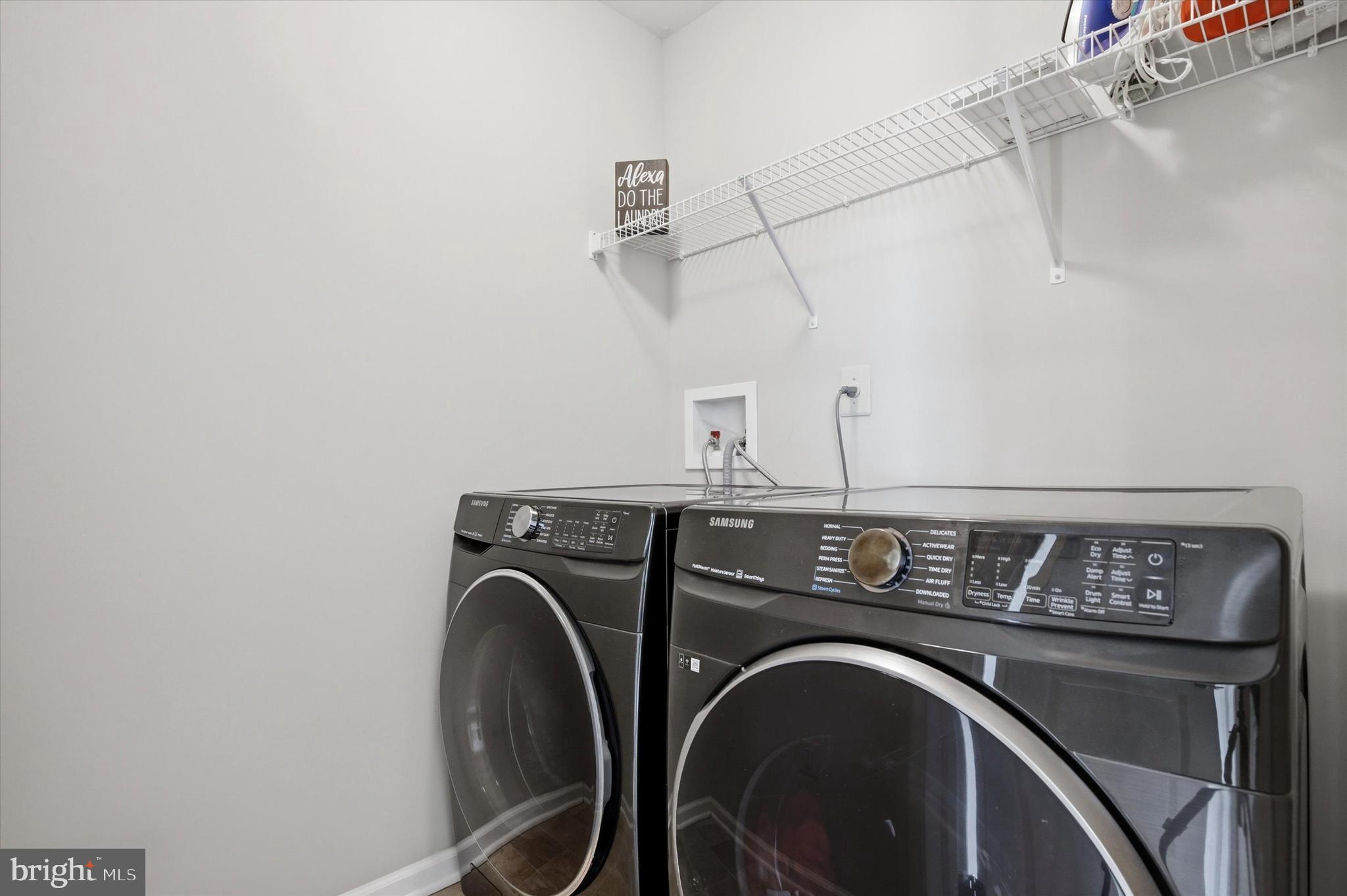 VILL AT COUNTRY VIEW - Residential