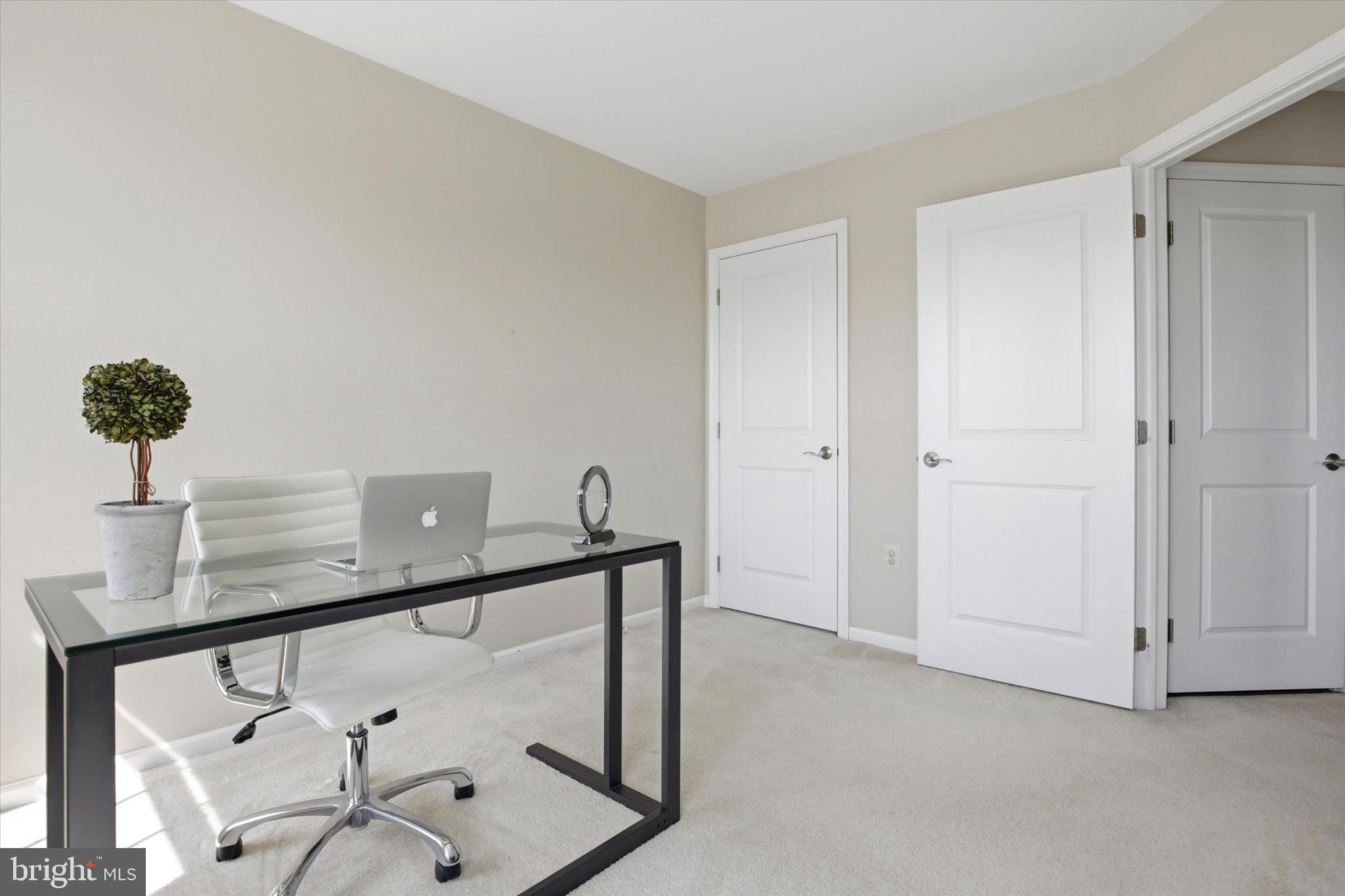 VILL AT COUNTRY VIEW - Residential