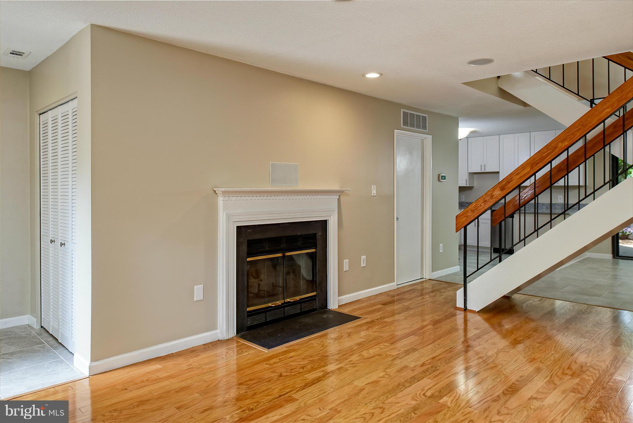 RESTON - Residential