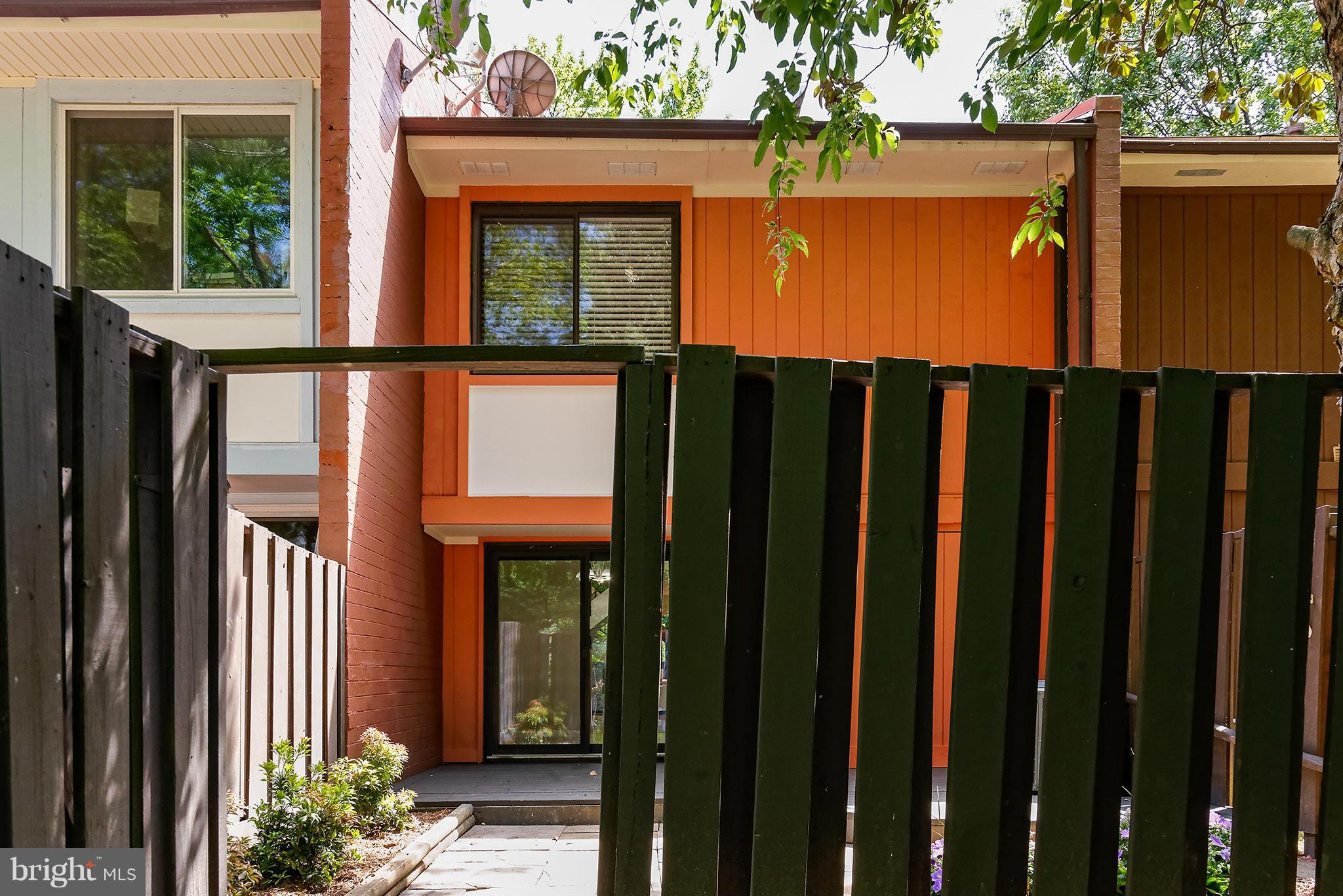 RESTON - Residential